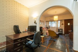 Casa En Venta Con Cochera, Patio Y Terraza Florida