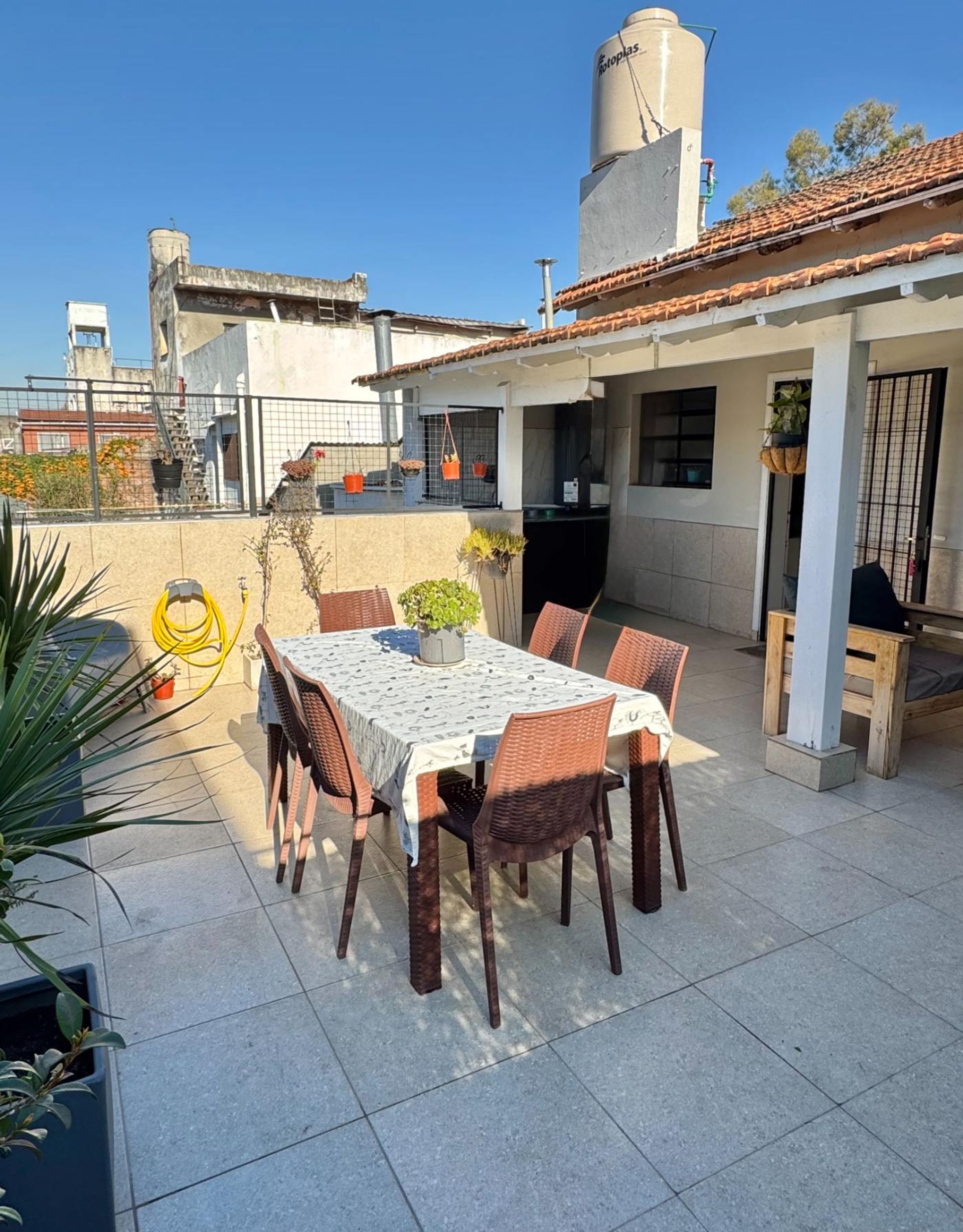 Venta PH cuatro ambientes con TERRAZA en MARTINEZ