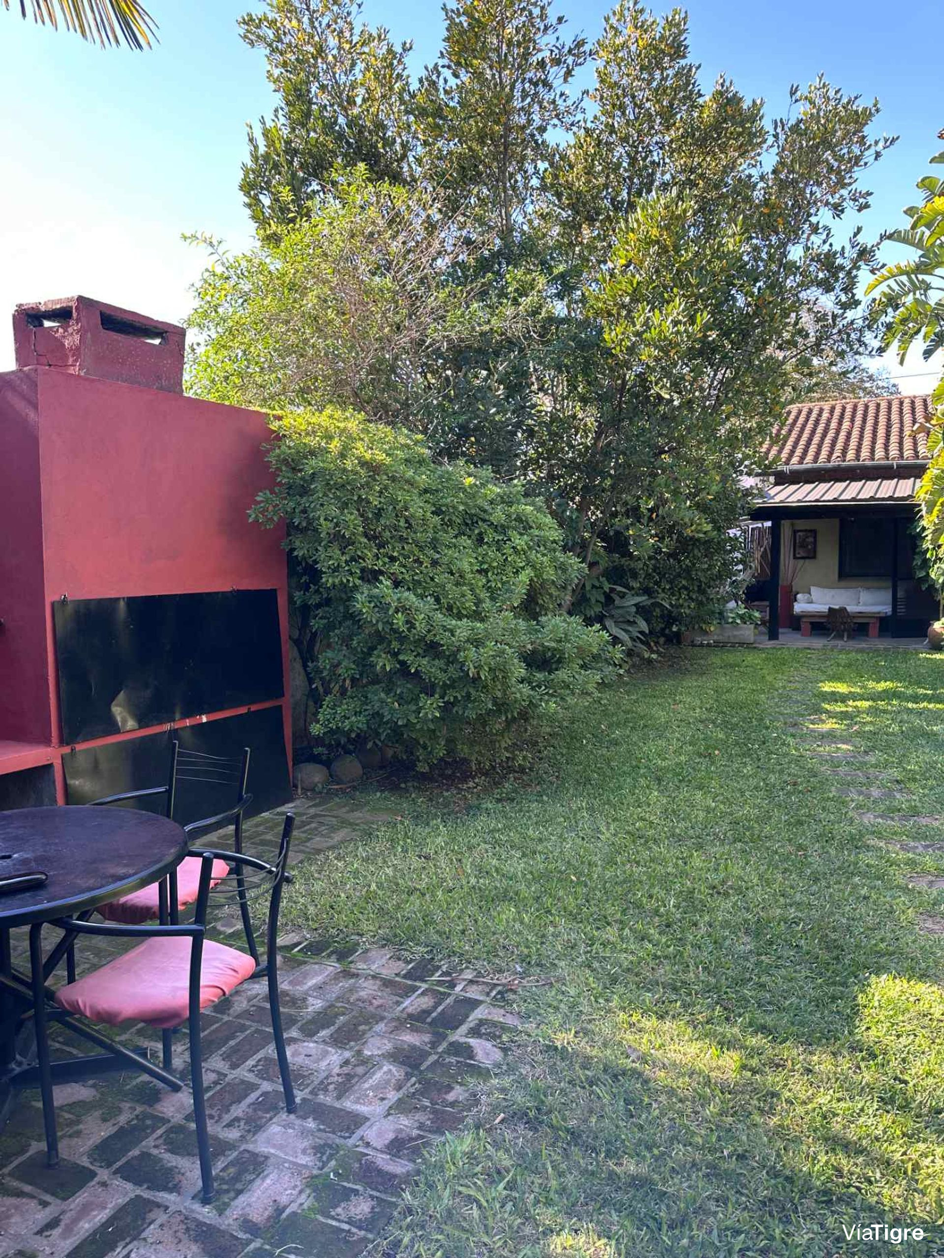 Casa con lote propio 3 dermitorios y garage