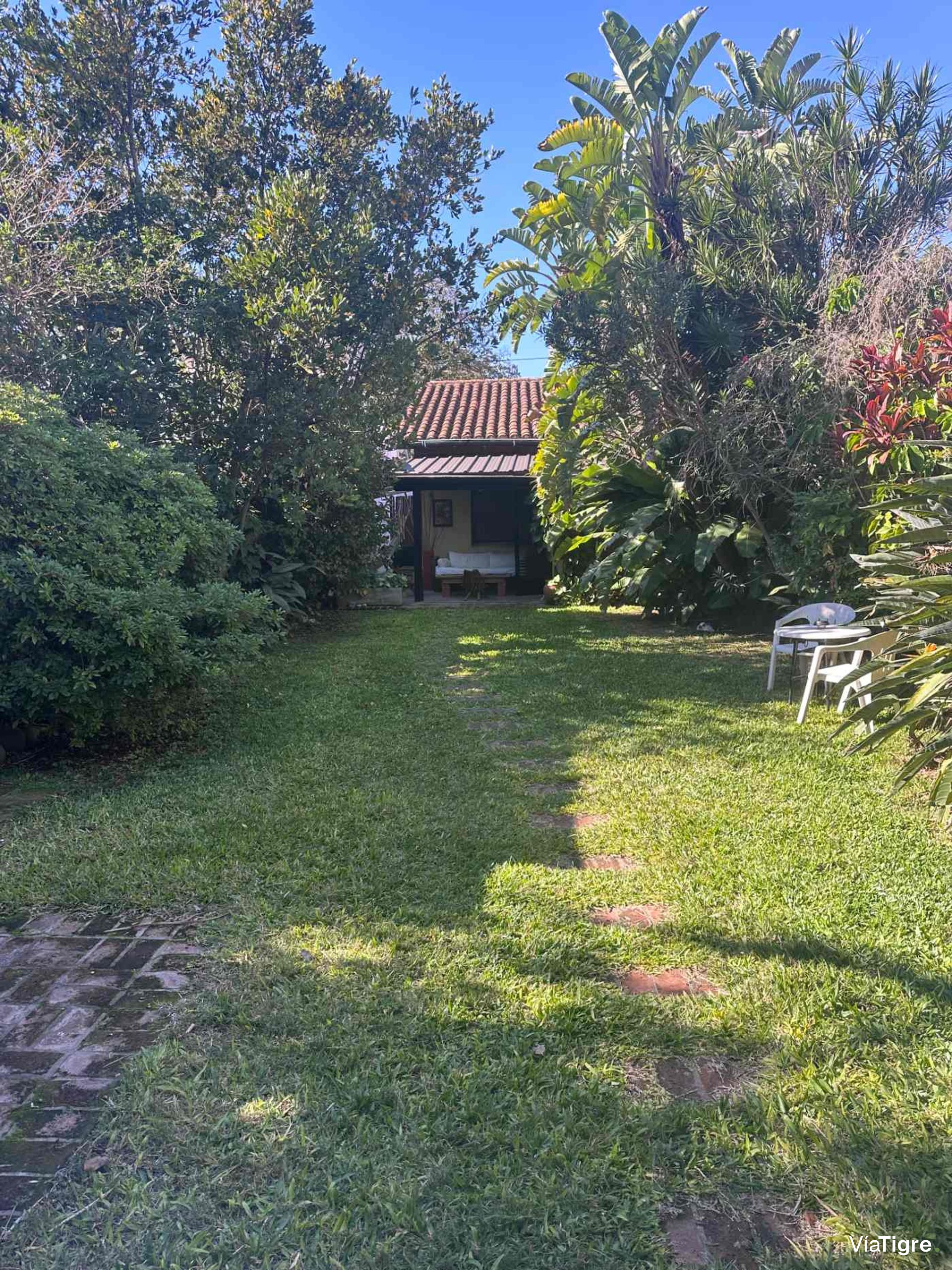 Casa con lote propio 3 dermitorios y garage