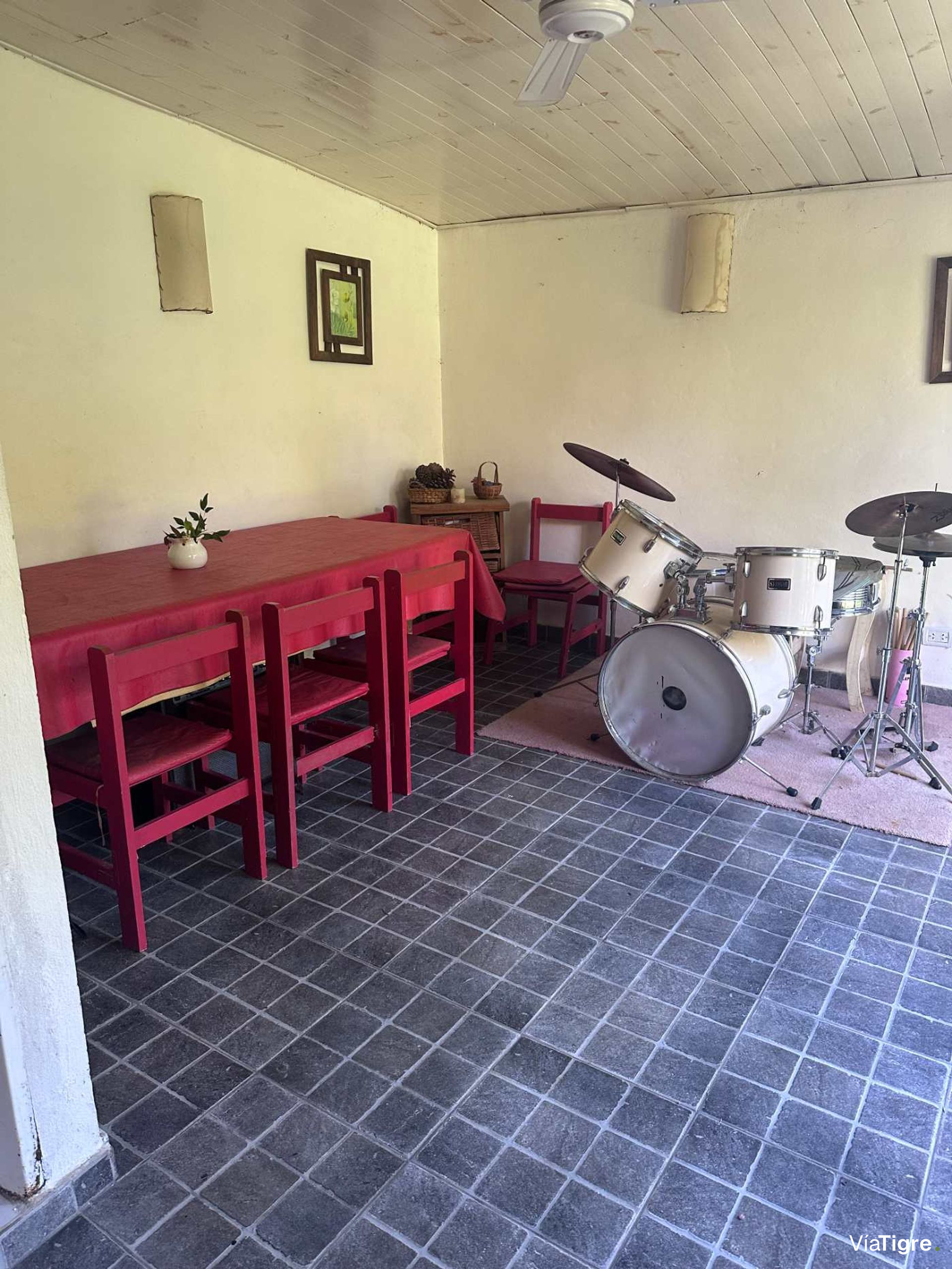Casa con lote propio 3 dermitorios y garage