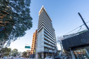 Apartment for Rent 3 Rooms 2 Suites 2 Cars Full Amenities