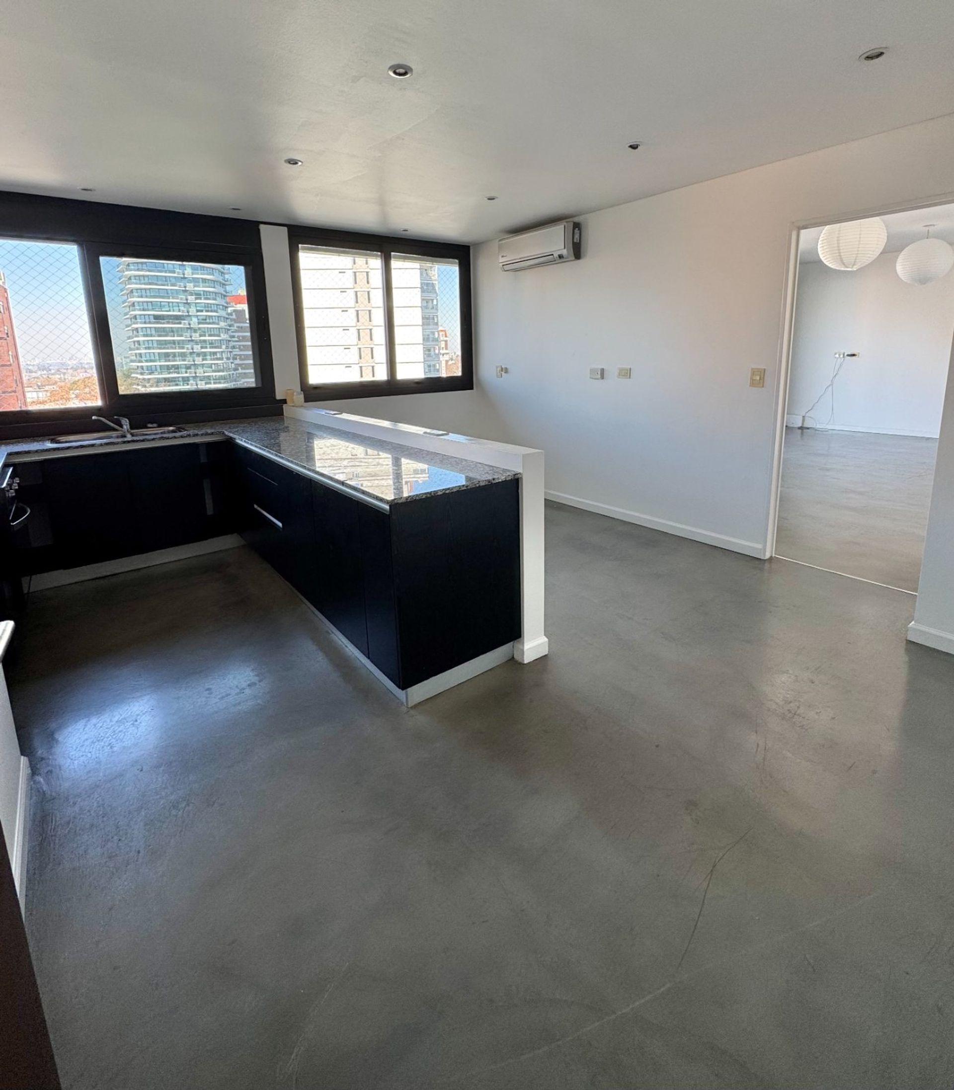 Venta Departamento cuatro ambientes en La LUCILA