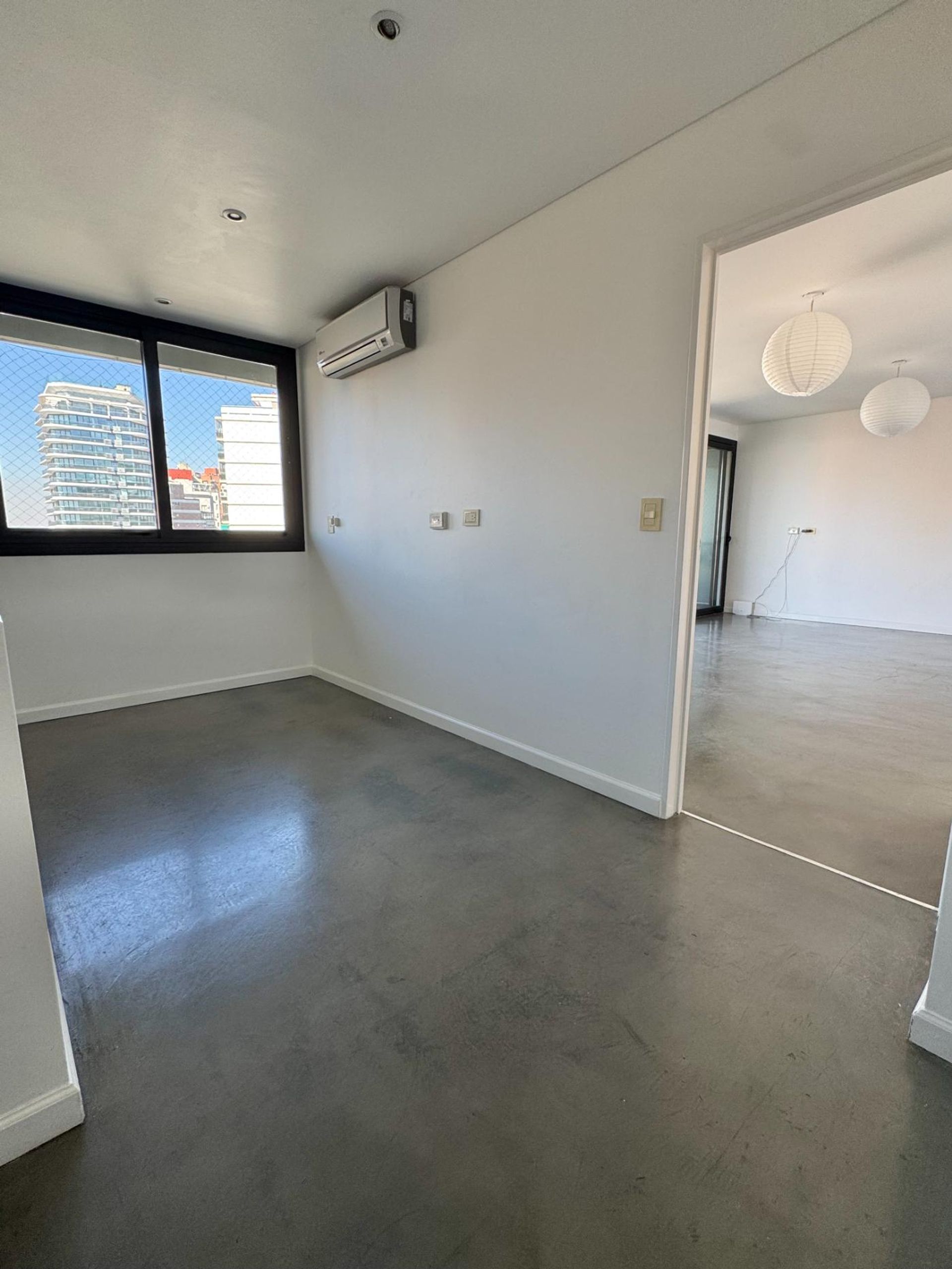 Venta Departamento cuatro ambientes en La LUCILA
