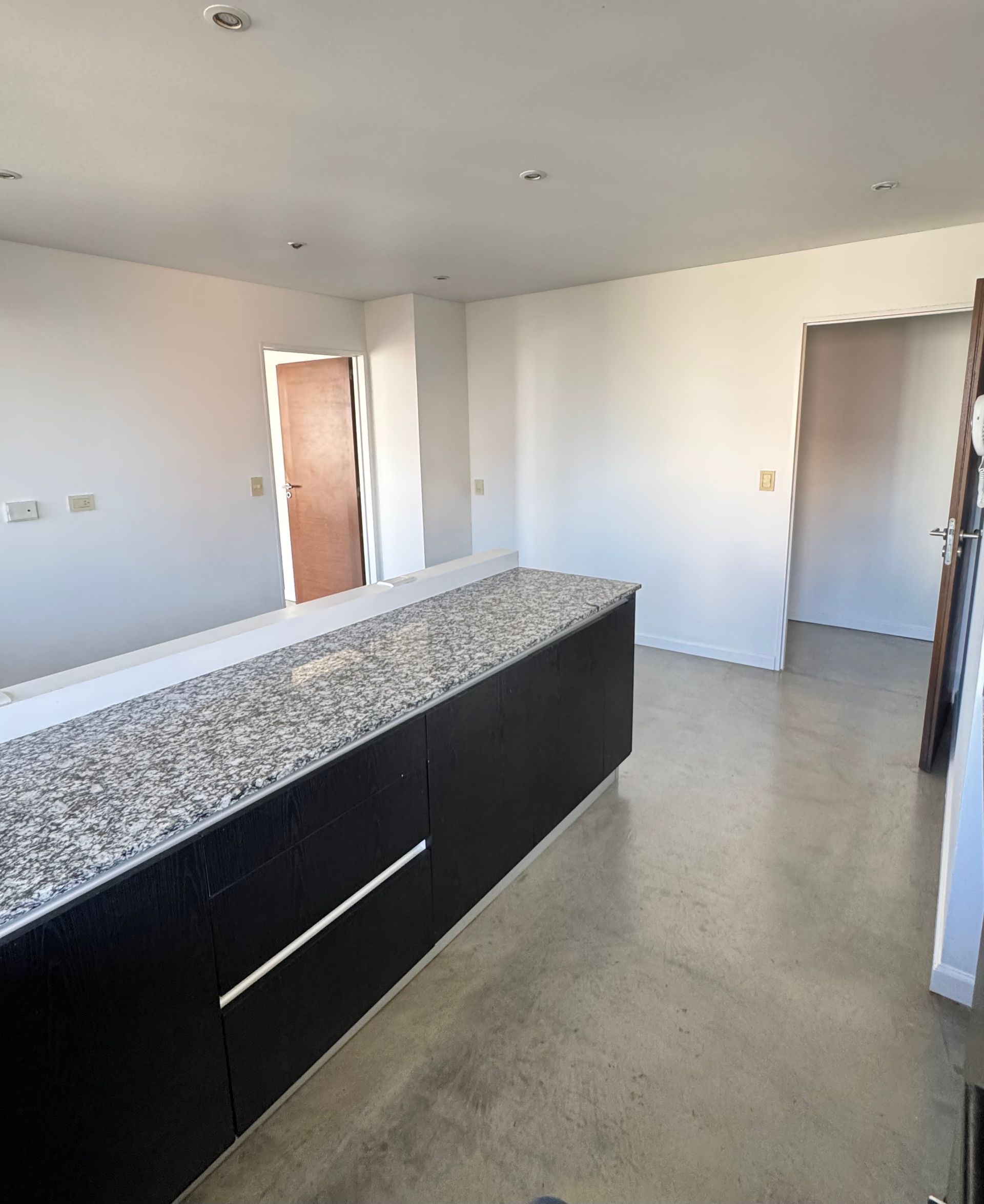 Venta Departamento cuatro ambientes en La LUCILA