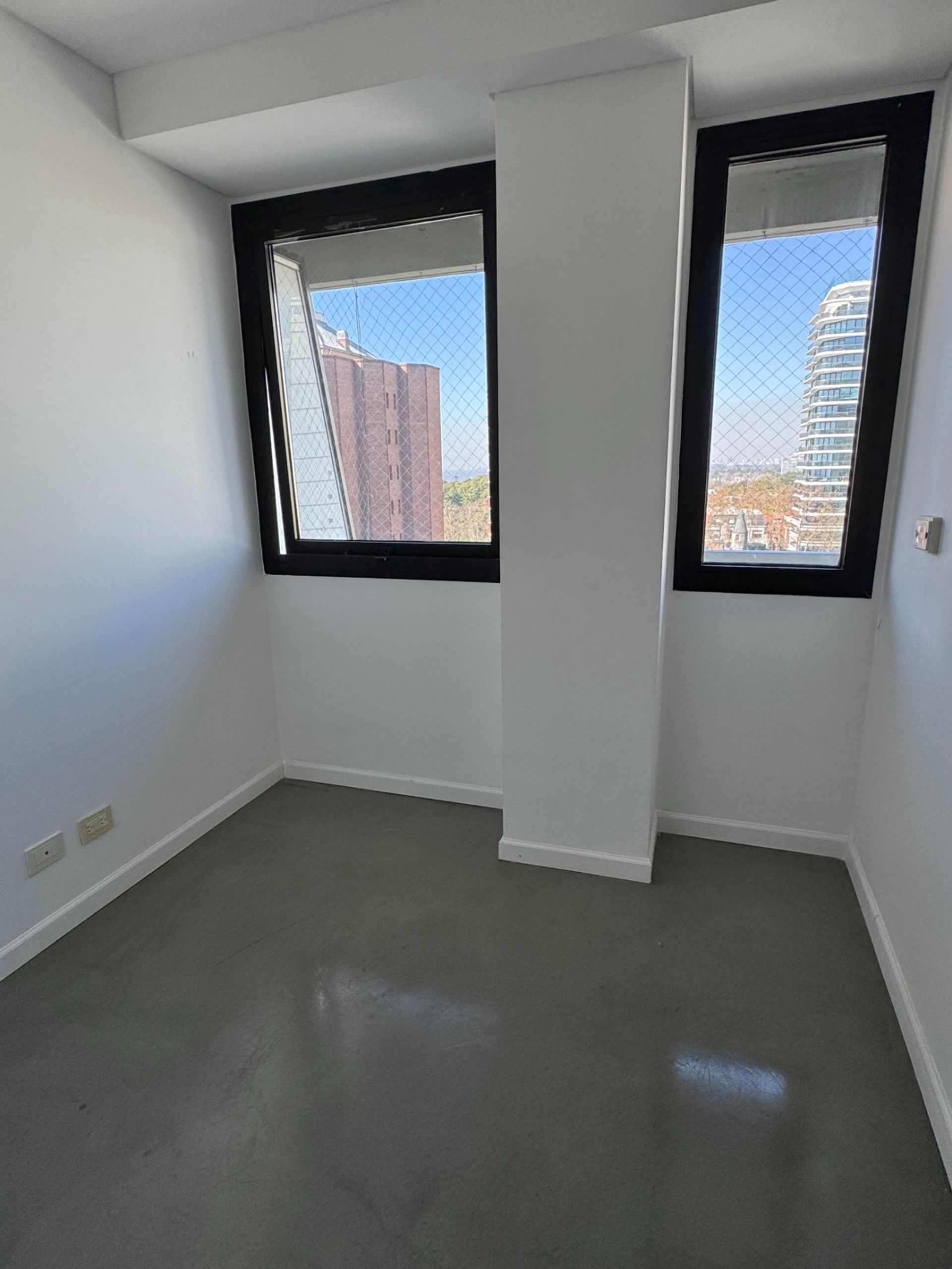 Venta Departamento cuatro ambientes en La LUCILA