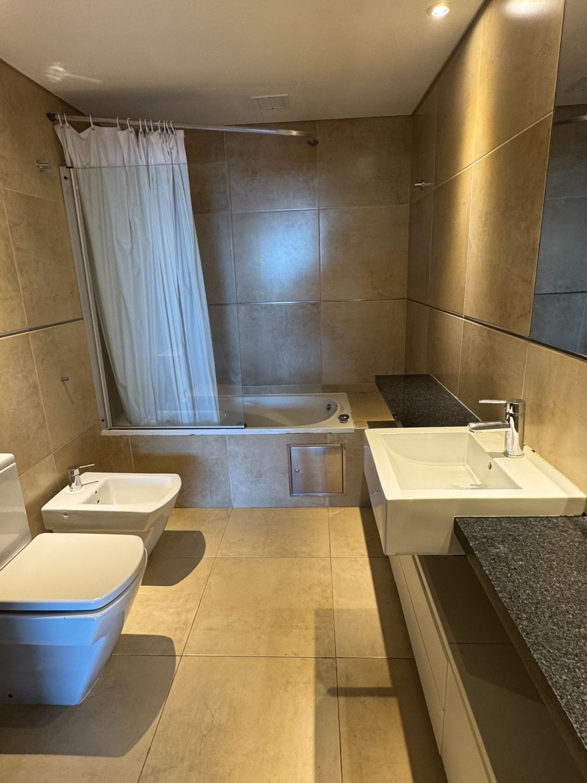 Venta Departamento cuatro ambientes en La LUCILA