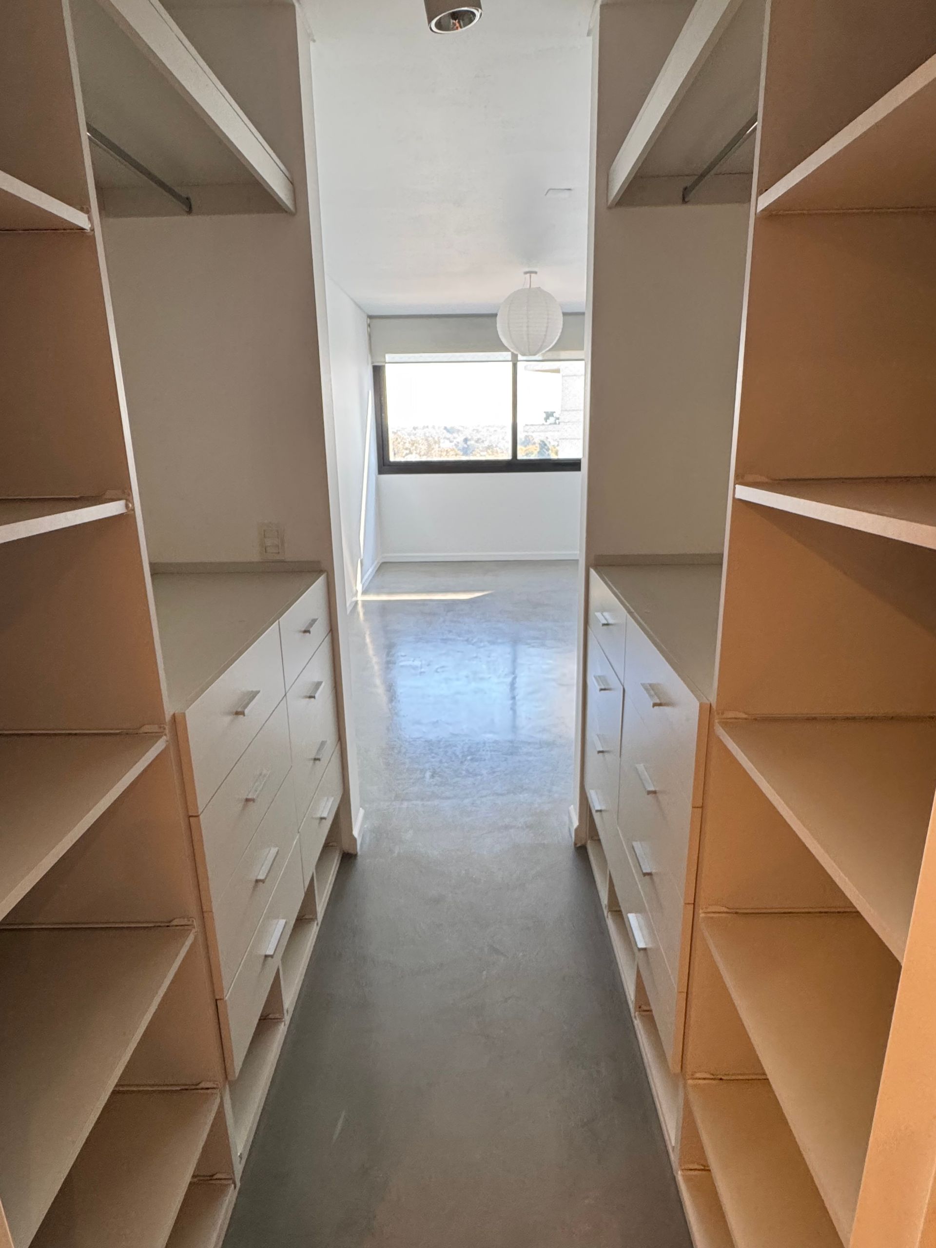 Venta Departamento cuatro ambientes en La LUCILA