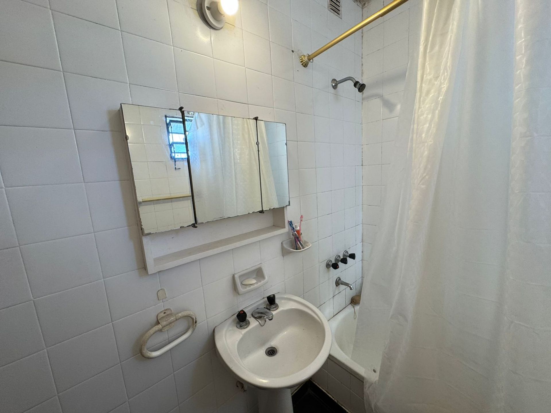 Departamento 3 ambientes ideal inversor - Olivos -
