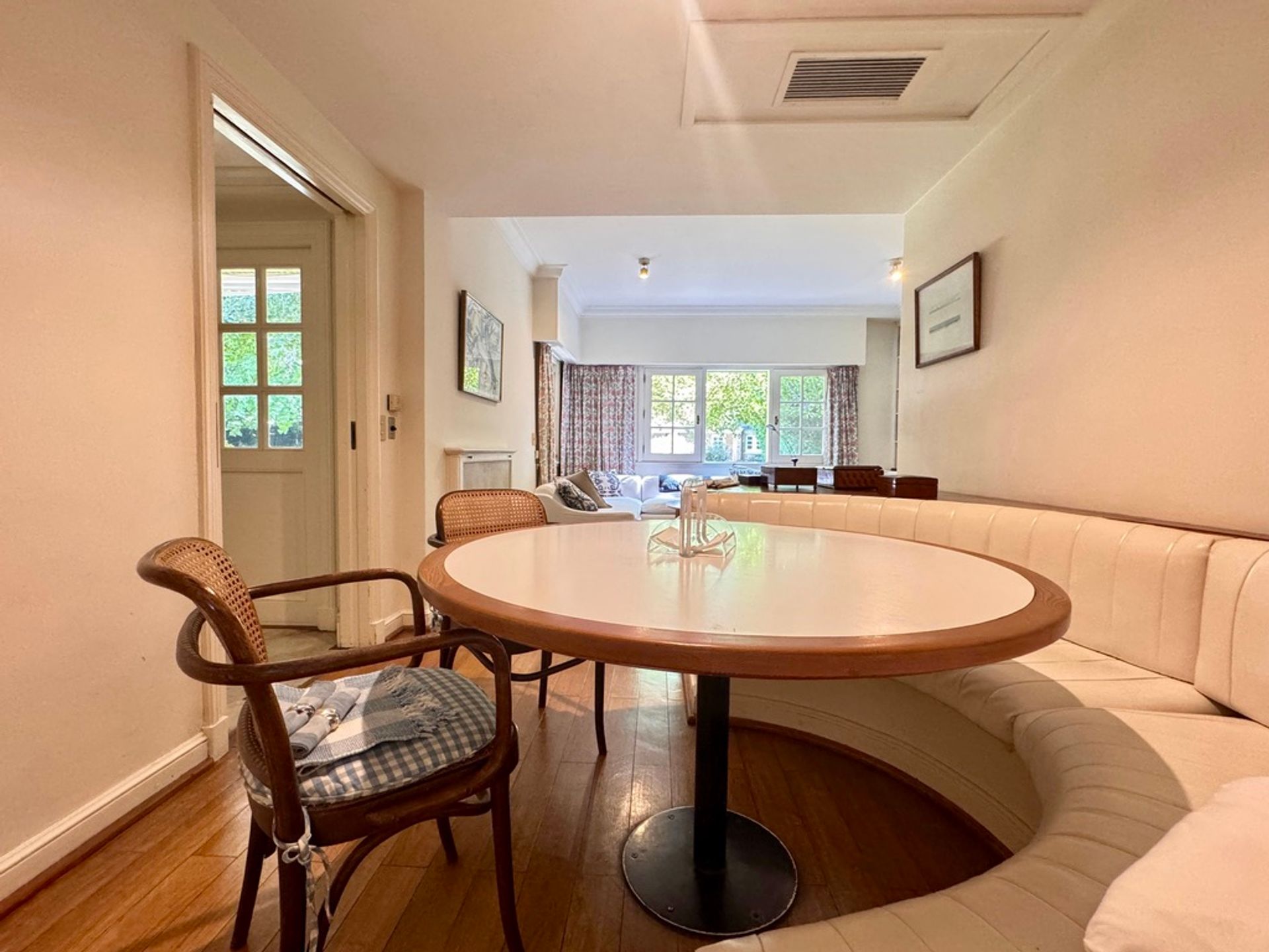 Elegante Residencia Gran Parque Libertador al Rio