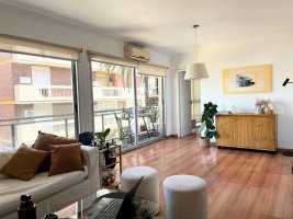 Rental: 2 rooms, bathroom, toilet, garage, balcony – Impeccable!