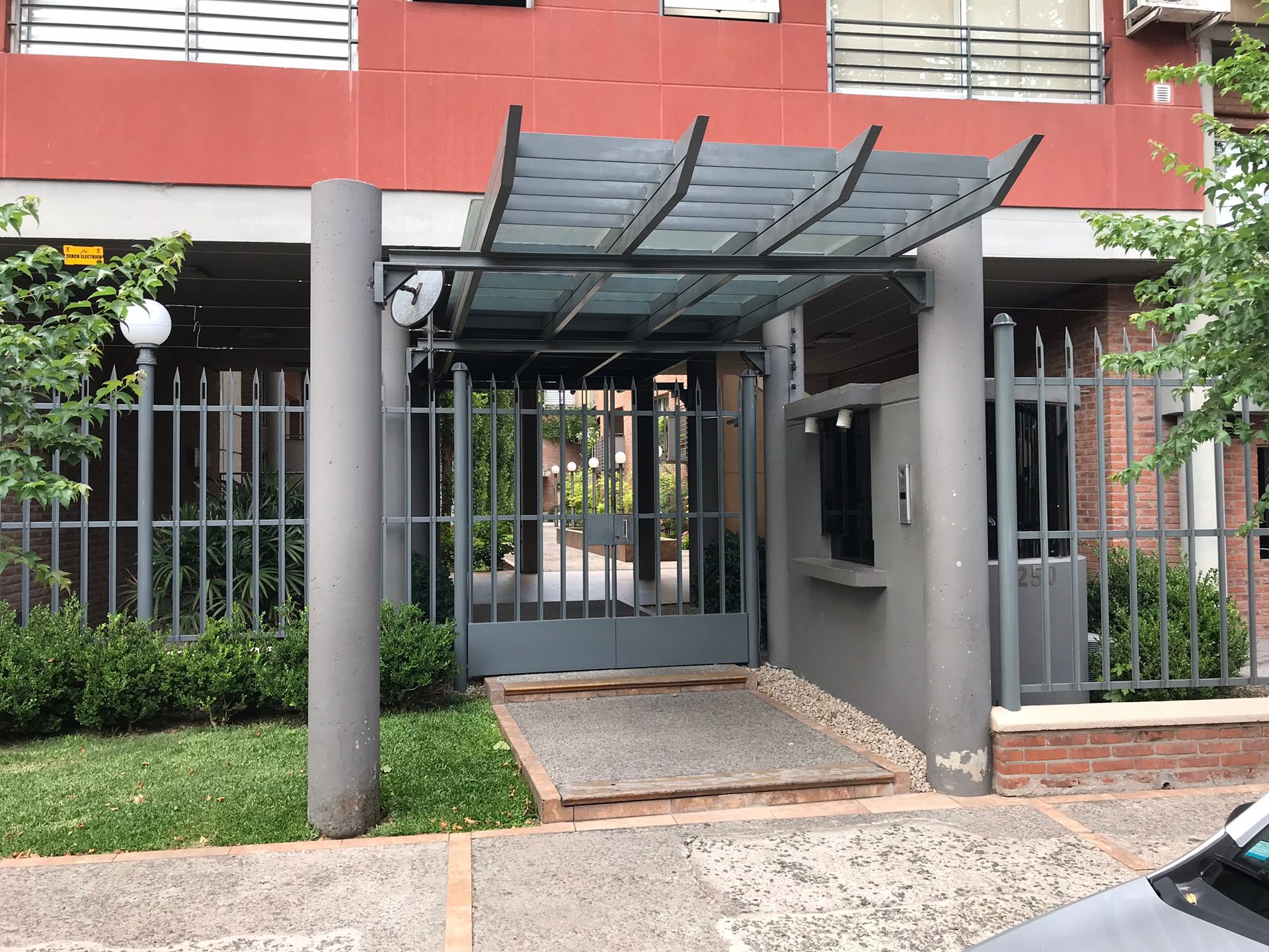 Venta Depto 2 Amb. Vicente Lopez / Balcon/Cochera