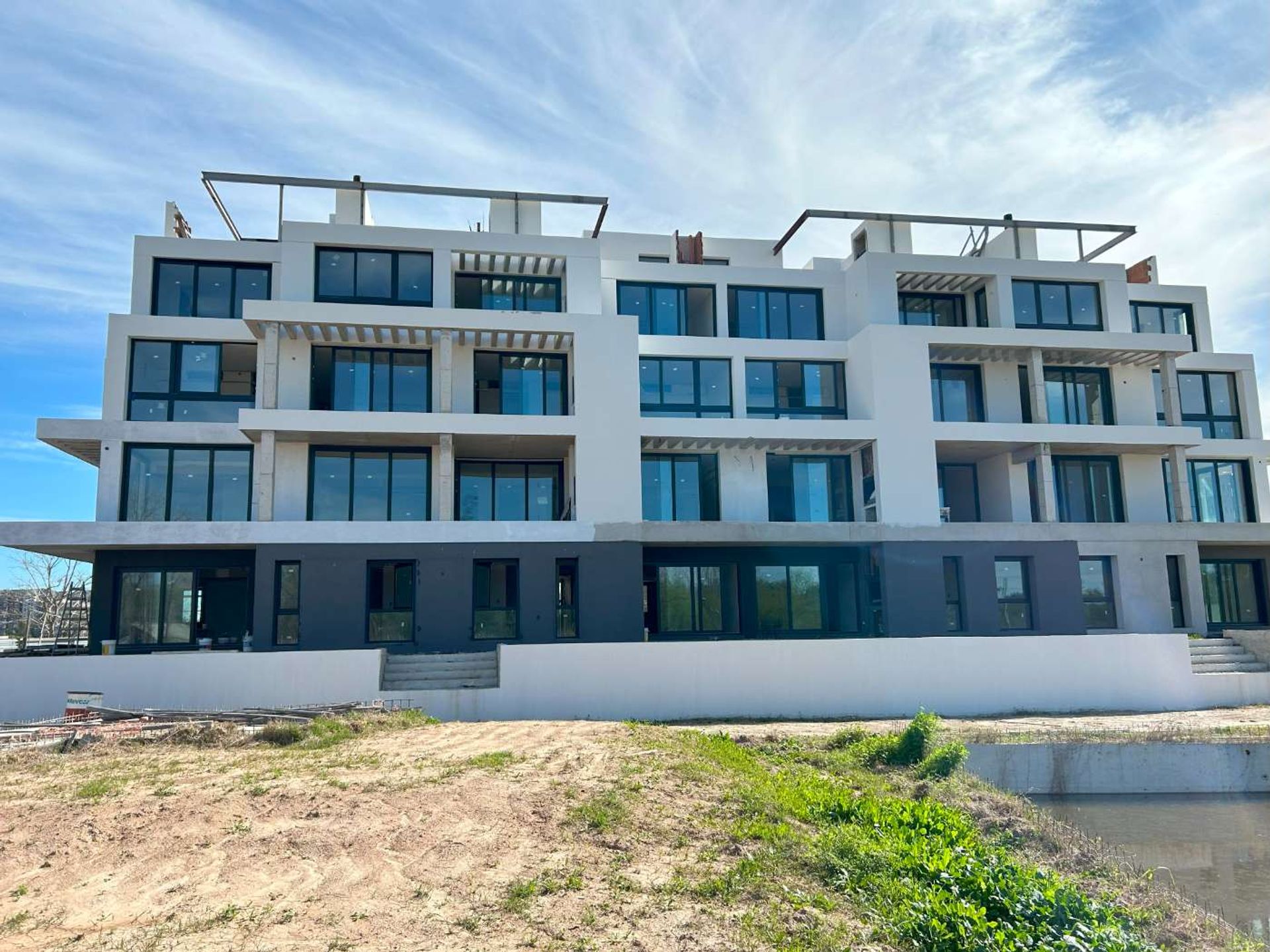Venta depto 2 amb c/cochera a estrenar Nordelta