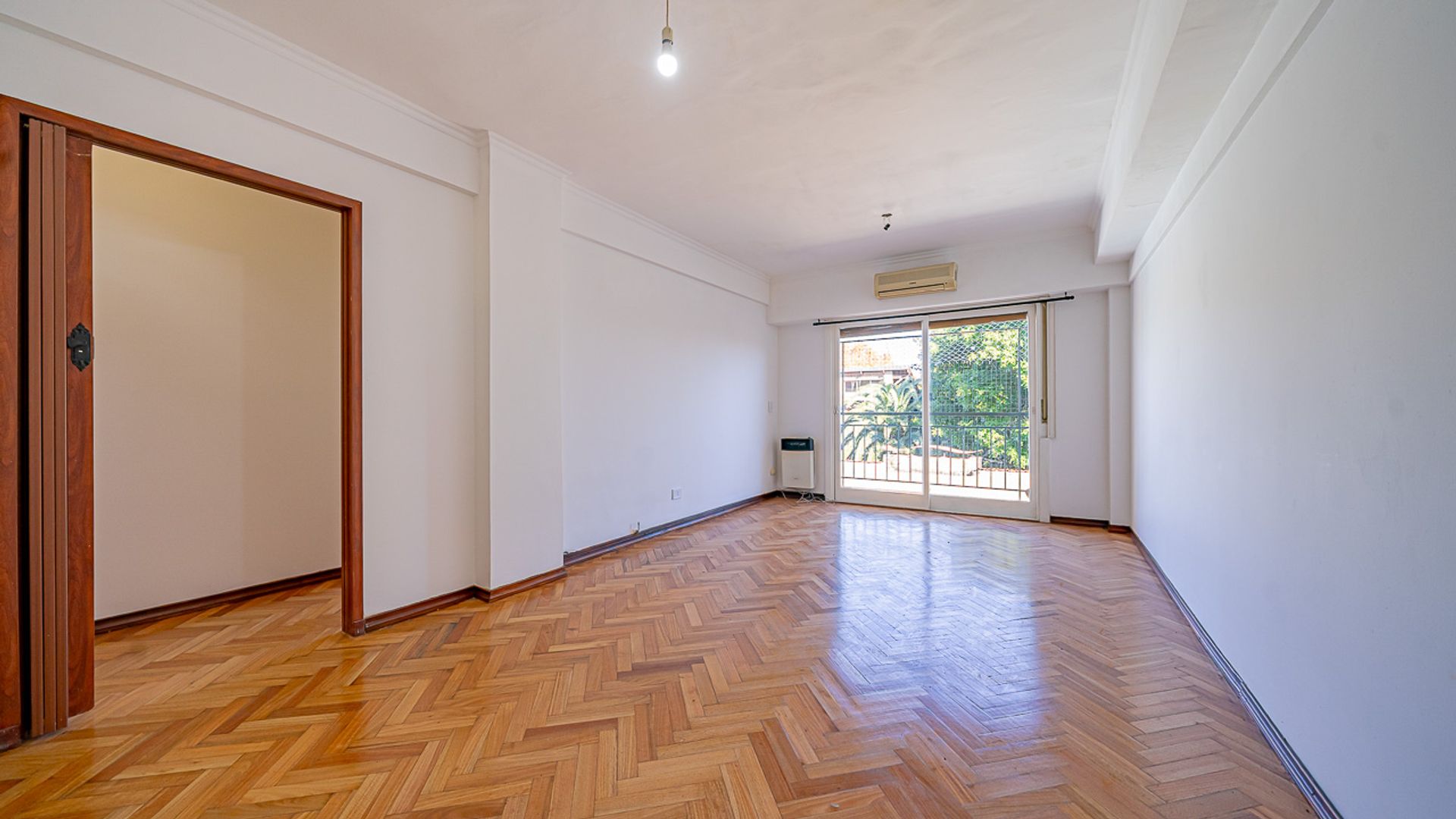 3-Room Apartment for Sale with Balcony and Garage, Av. Libertador Martinez