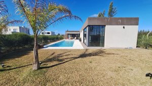 Alquiler Casa B.nautico-El Canal 3 Dorm/Pileta