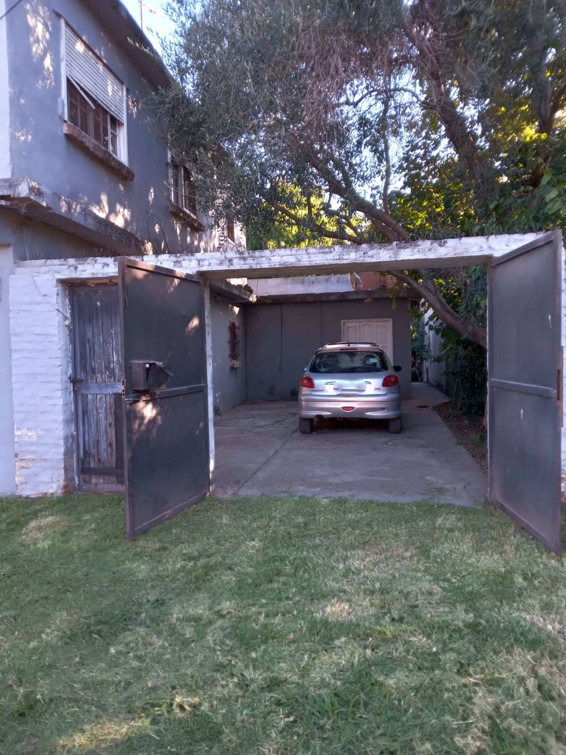 Venta Casa 4 Amb C/Garage, Parrilla. Lote 300 M2.