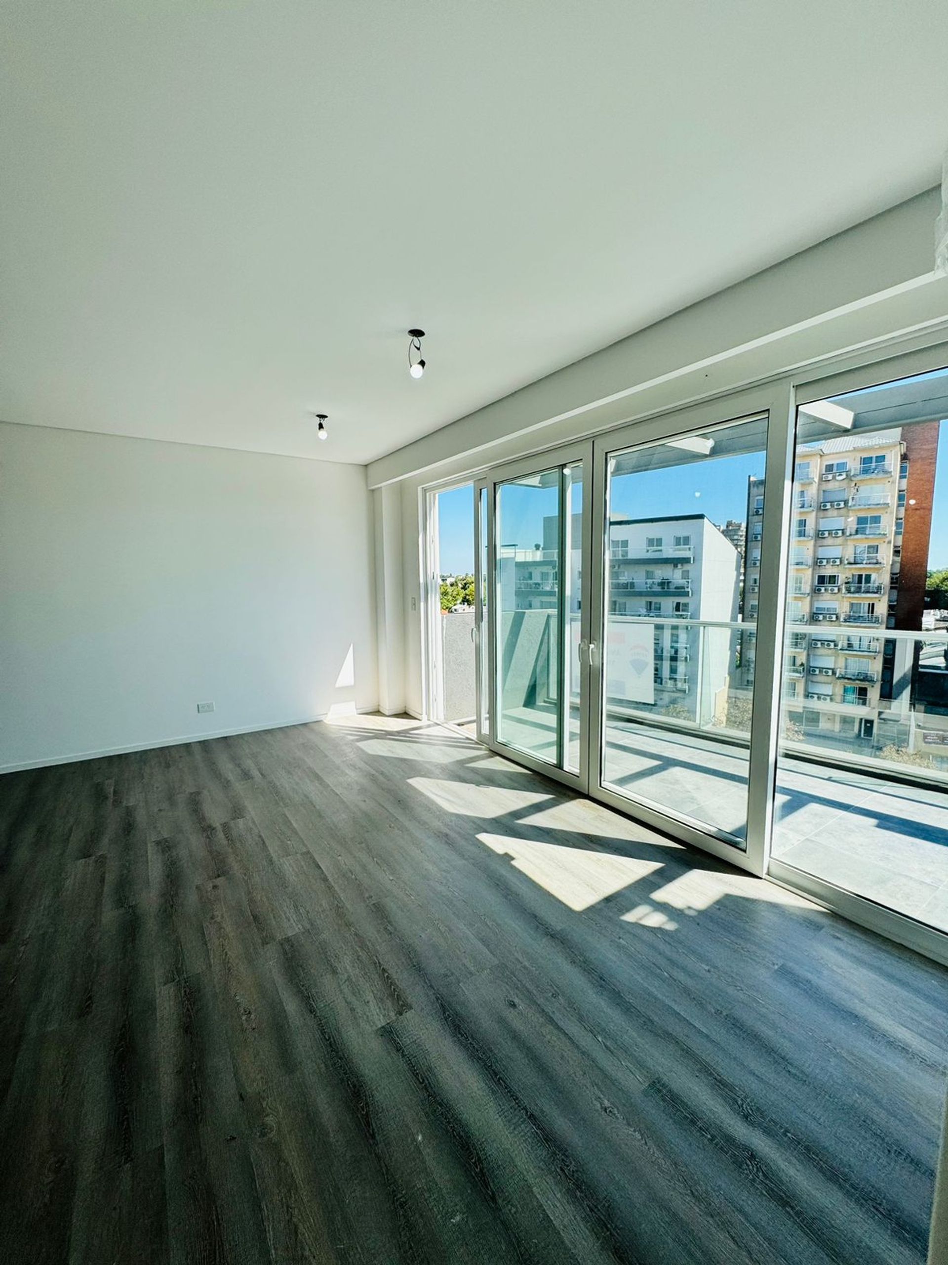 Venta departamento 4 amb Tigre dos cocheras