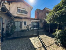 House - pool - excellent location