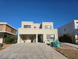 House for Sale, 7 Rooms, La Laguna Carpinchos Nordelta