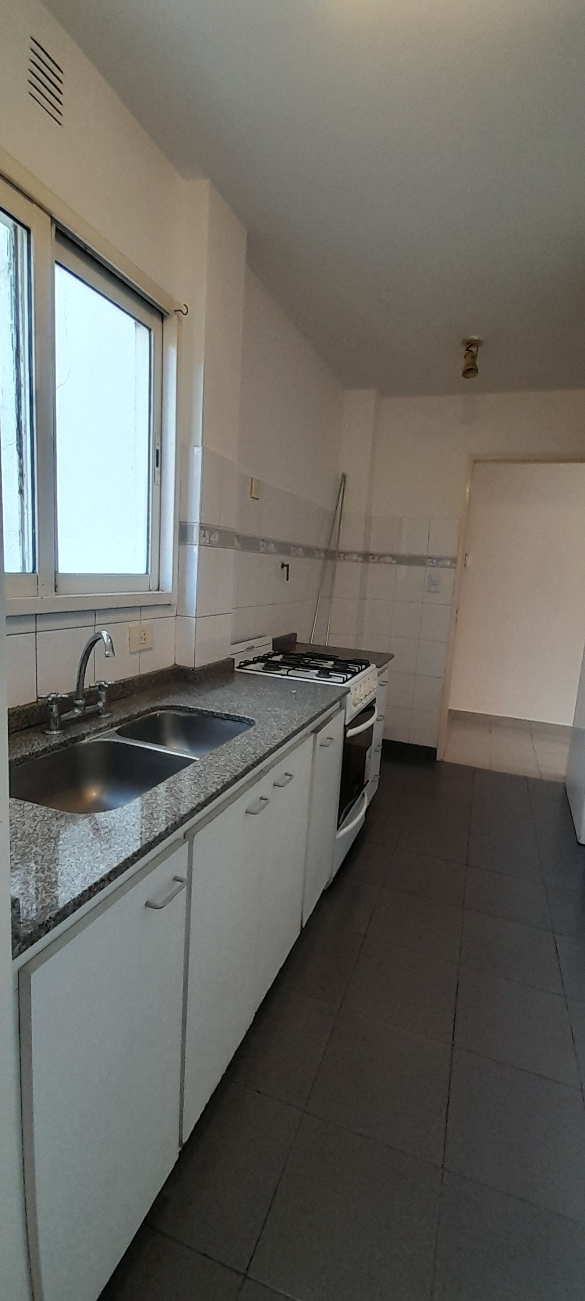 Alquiler departamento 2 amb San Isidro - COCHERA