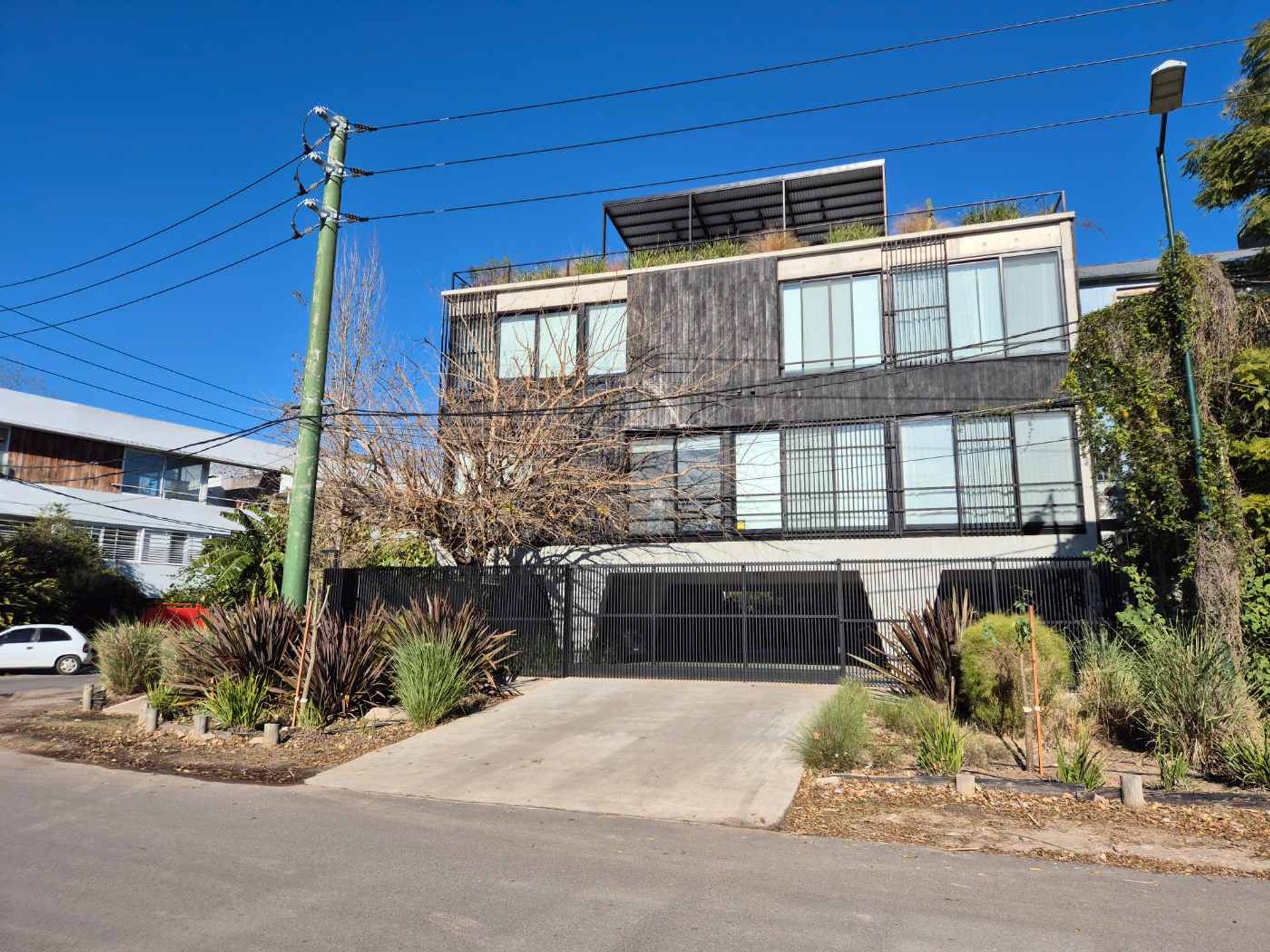 Dpto 2 amb al rio con cochera y terraza en duplex