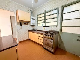 Apartment for Sale: 3 Rooms with Patio – Very Bright