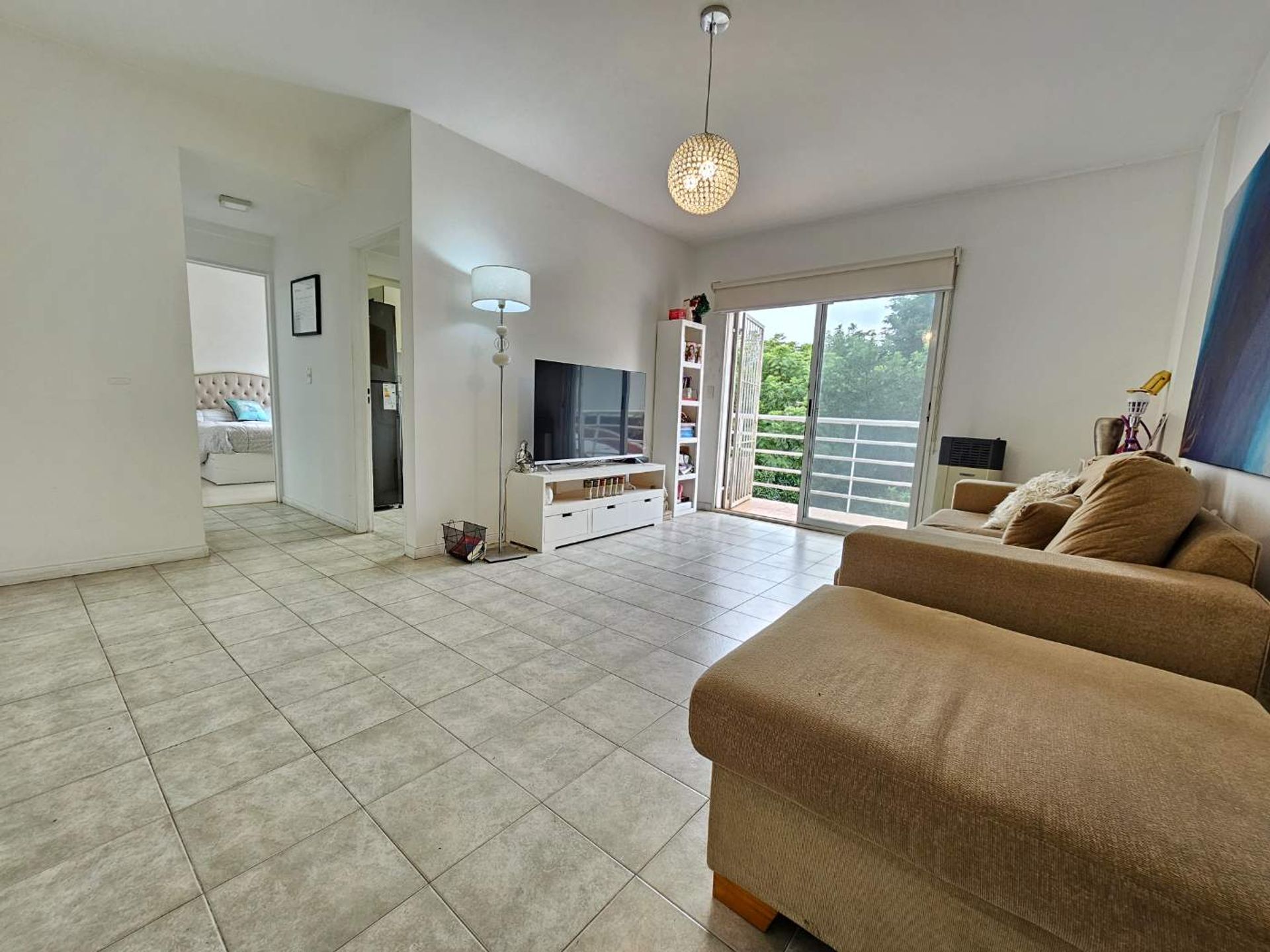 Exceptional 2-room Apartment with Garage, Balcony – Sale – Victoria