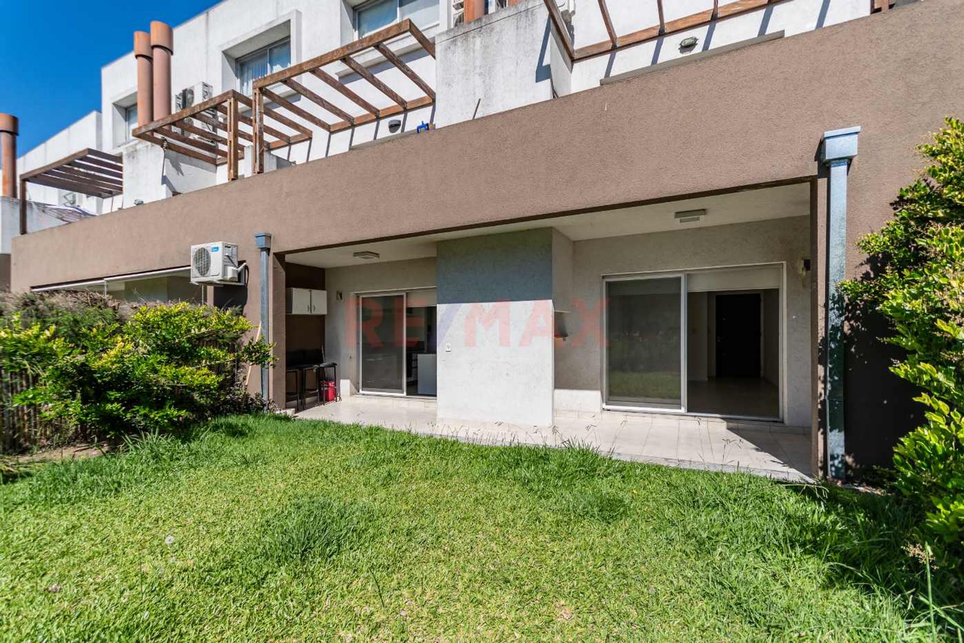 Depto 3 Amb en PB Jardín al lago Parrilla Nordelta
