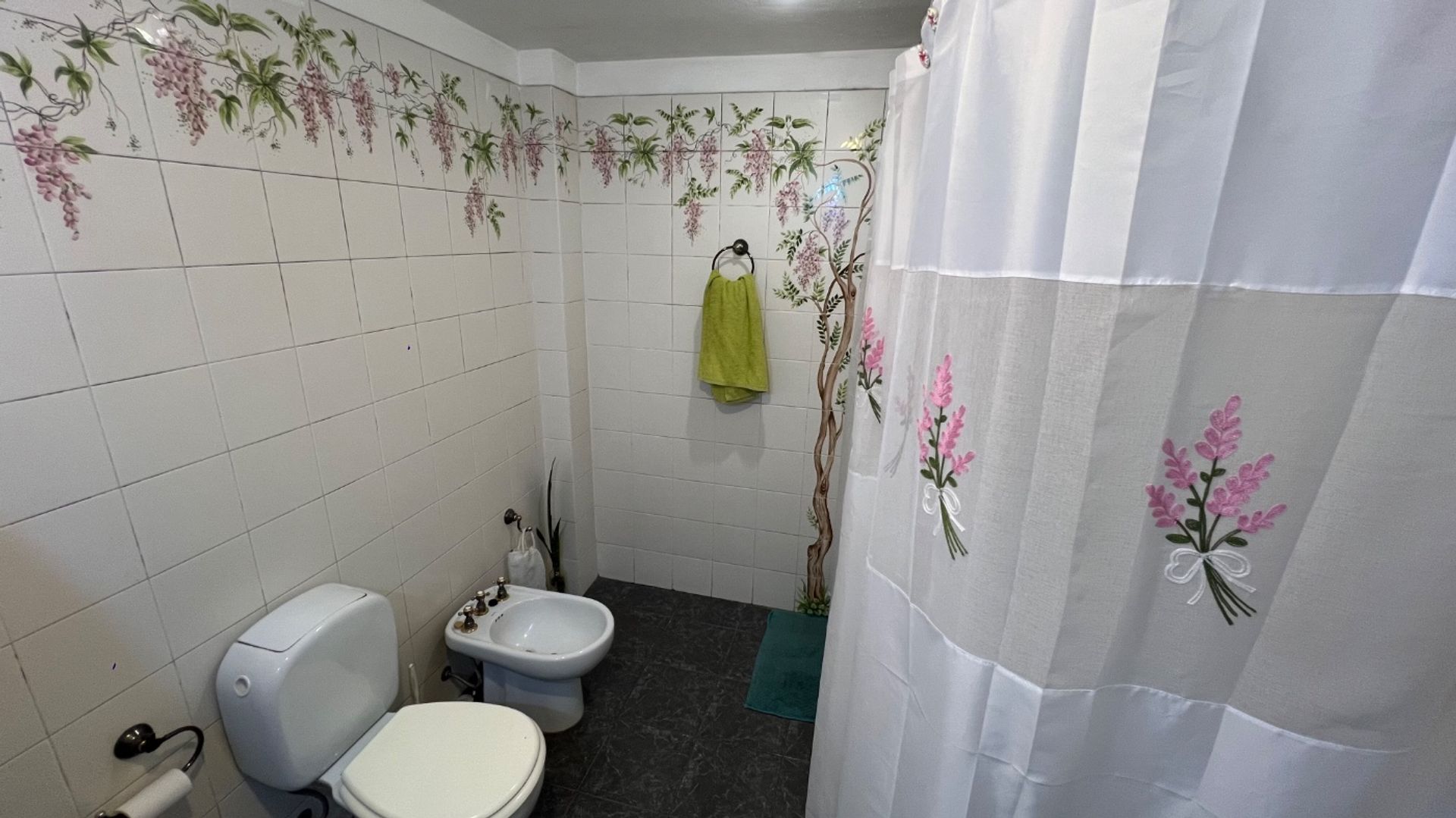 Casa en Venta en Dos Niveles c/Terraza y parrilla