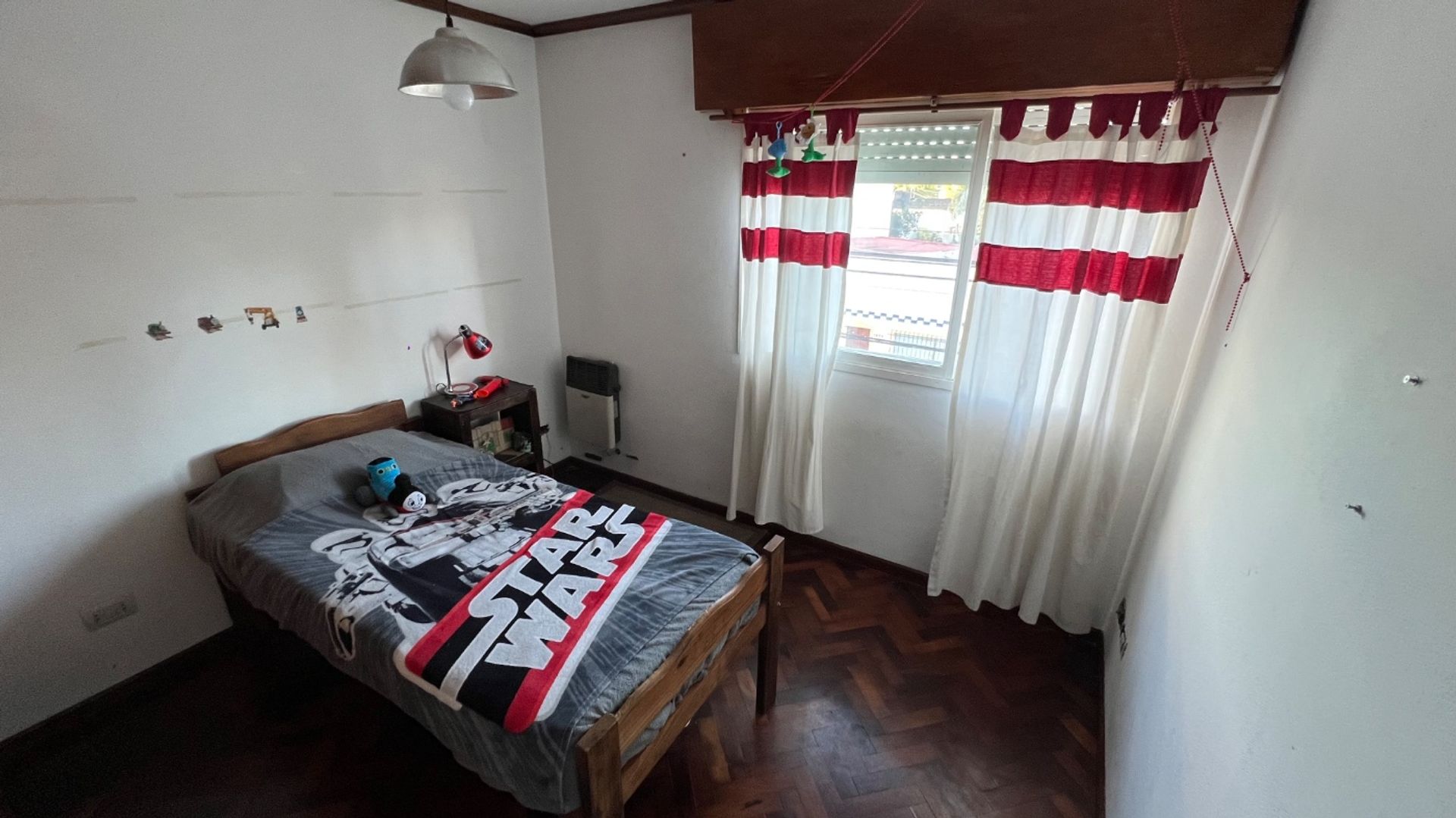 Casa en Venta en Dos Niveles c/Terraza y parrilla