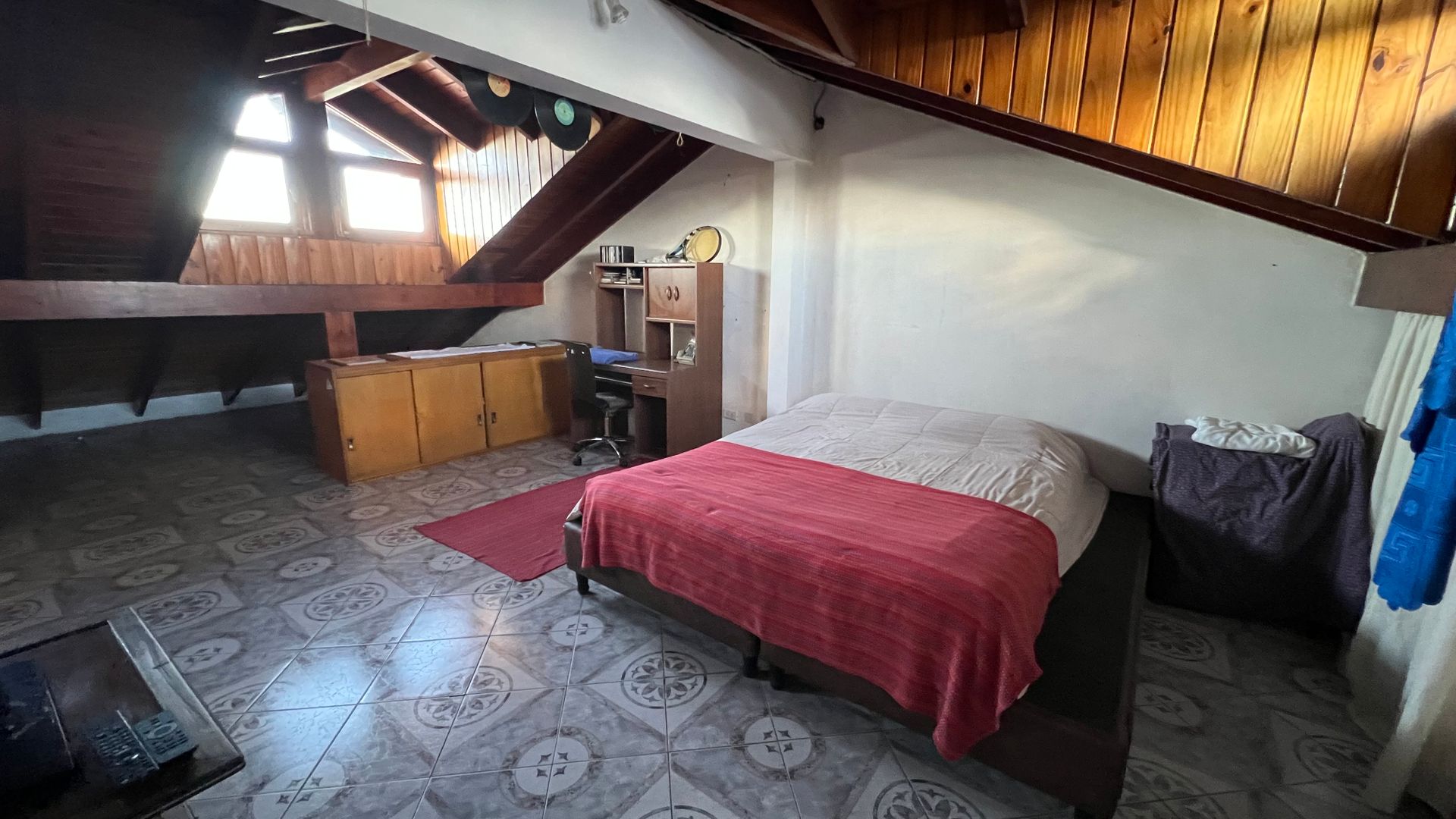 Casa en Venta en Dos Niveles c/Terraza y parrilla