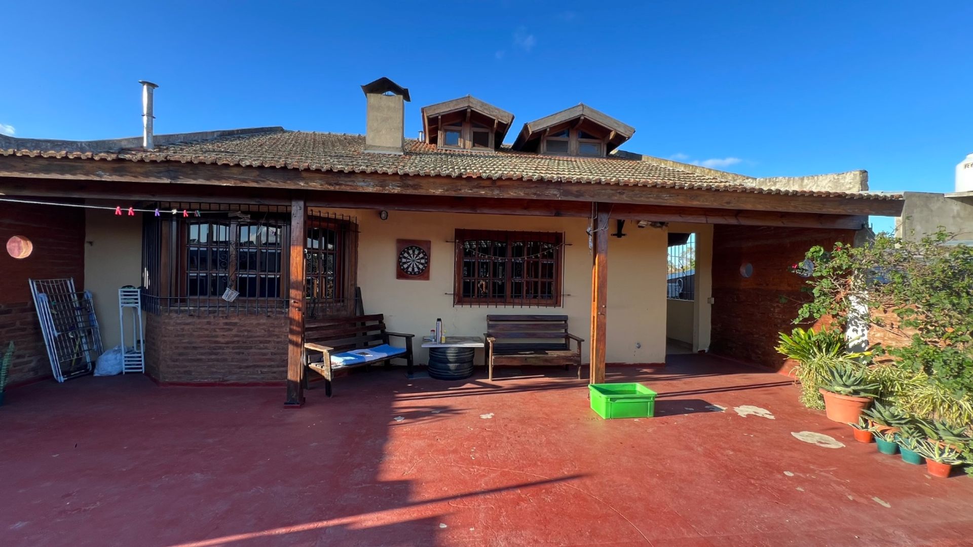 Casa en Venta en Dos Niveles c/Terraza y parrilla
