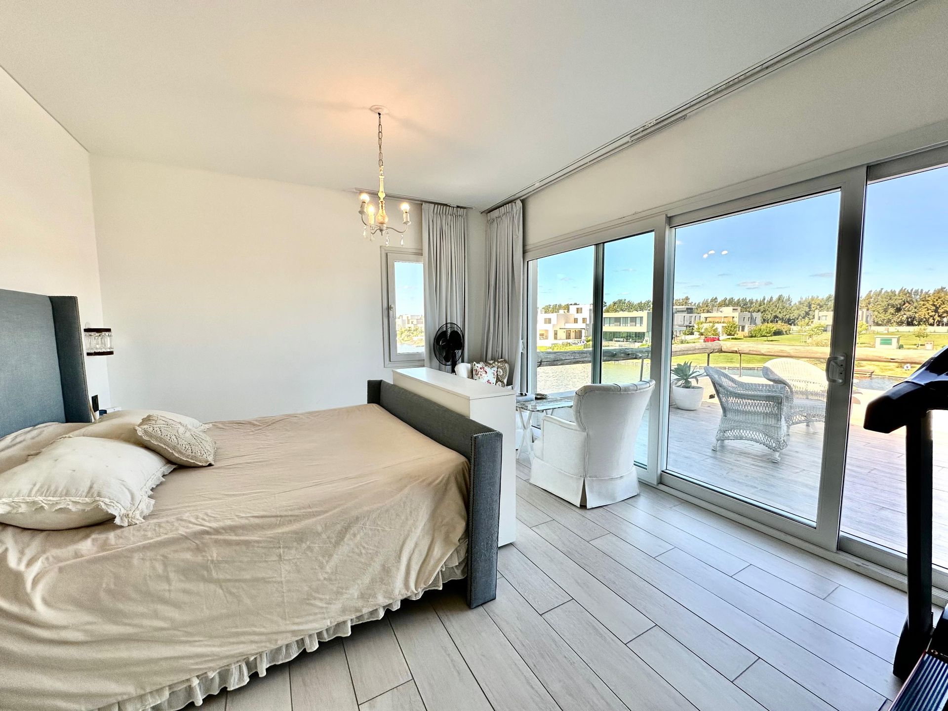 Casa A Laguna En Venta Barrio Carpinchos Nordelta