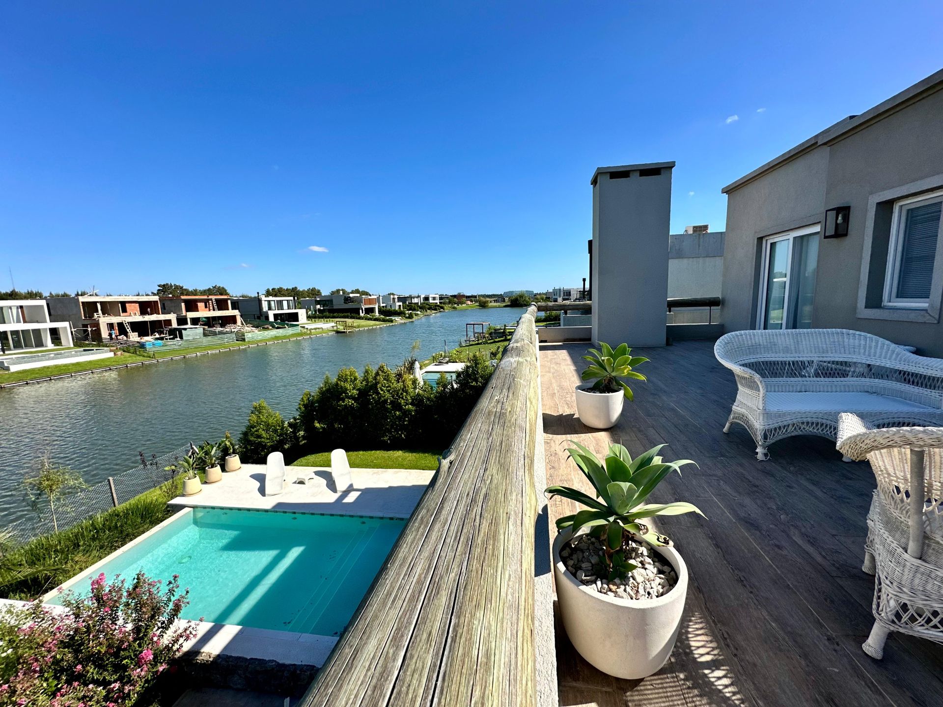 Casa A Laguna En Venta Barrio Carpinchos Nordelta