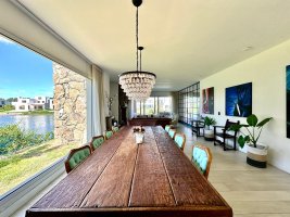 Casa A Laguna En Venta Barrio Carpinchos Nordelta