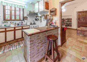 4-Room House for Sale in Victoria with Pool