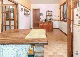4-Room House for Sale in Victoria with Pool