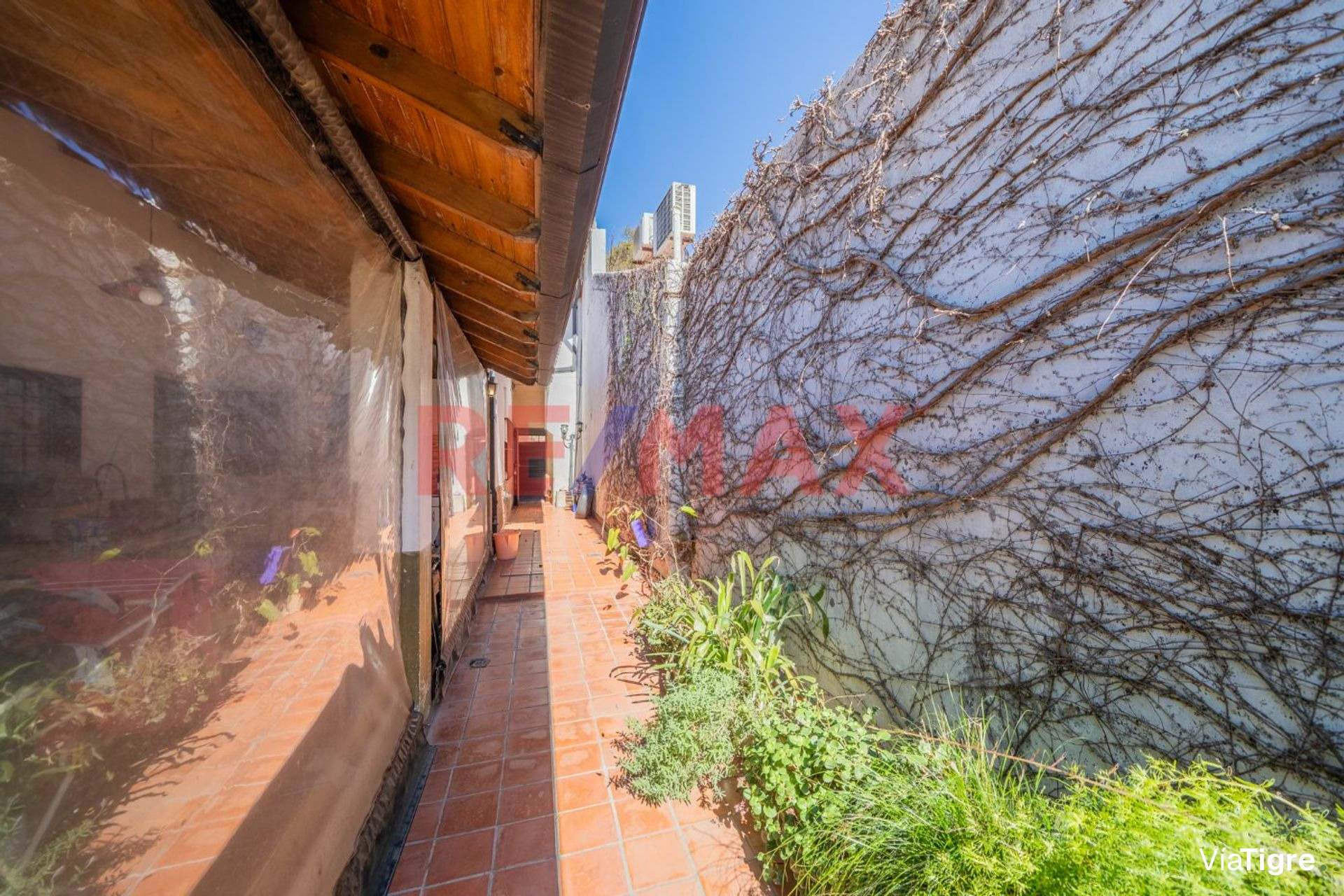 VENTA CASA 6 AMB C/QUINCHO y PILETA -Villa Adelina