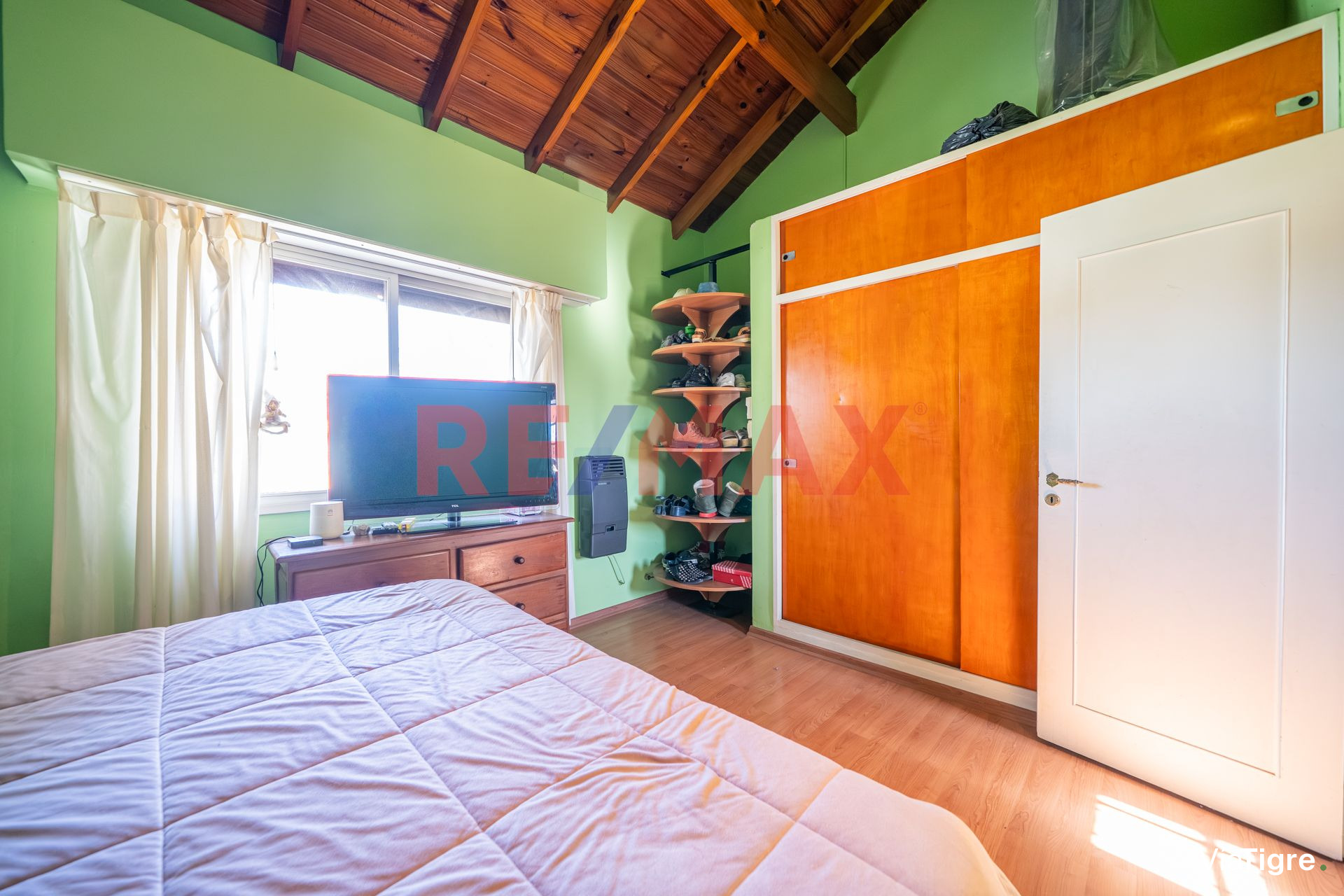VENTA CASA 6 AMB C/QUINCHO y PILETA -Villa Adelina