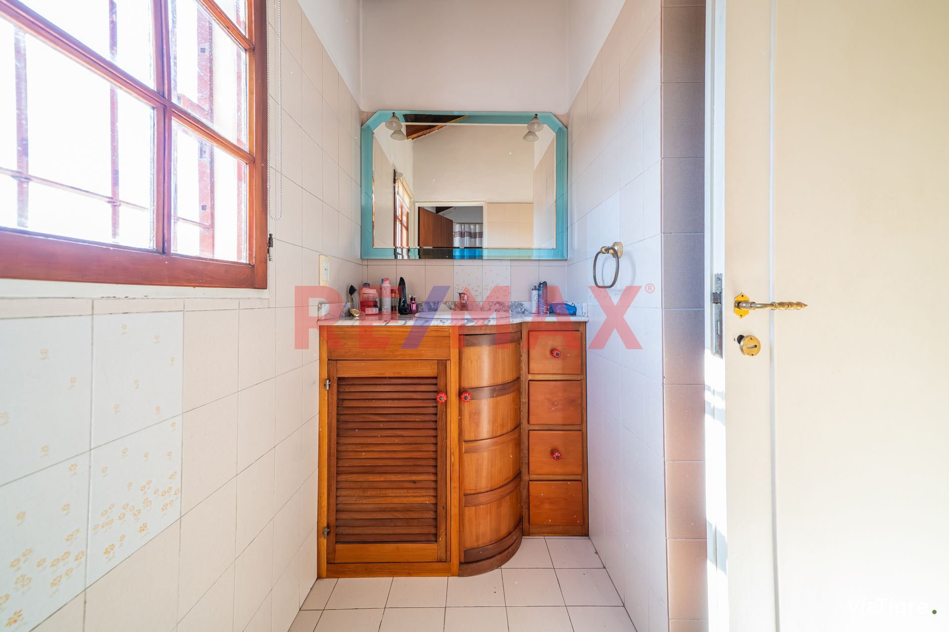 VENTA CASA 6 AMB C/QUINCHO y PILETA -Villa Adelina