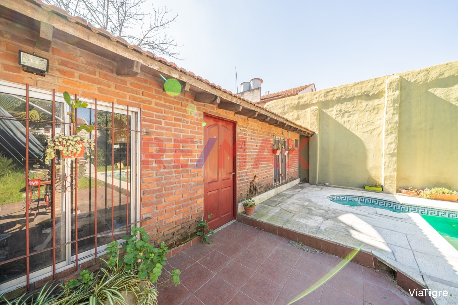 VENTA CASA 6 AMB C/QUINCHO y PILETA -Villa Adelina