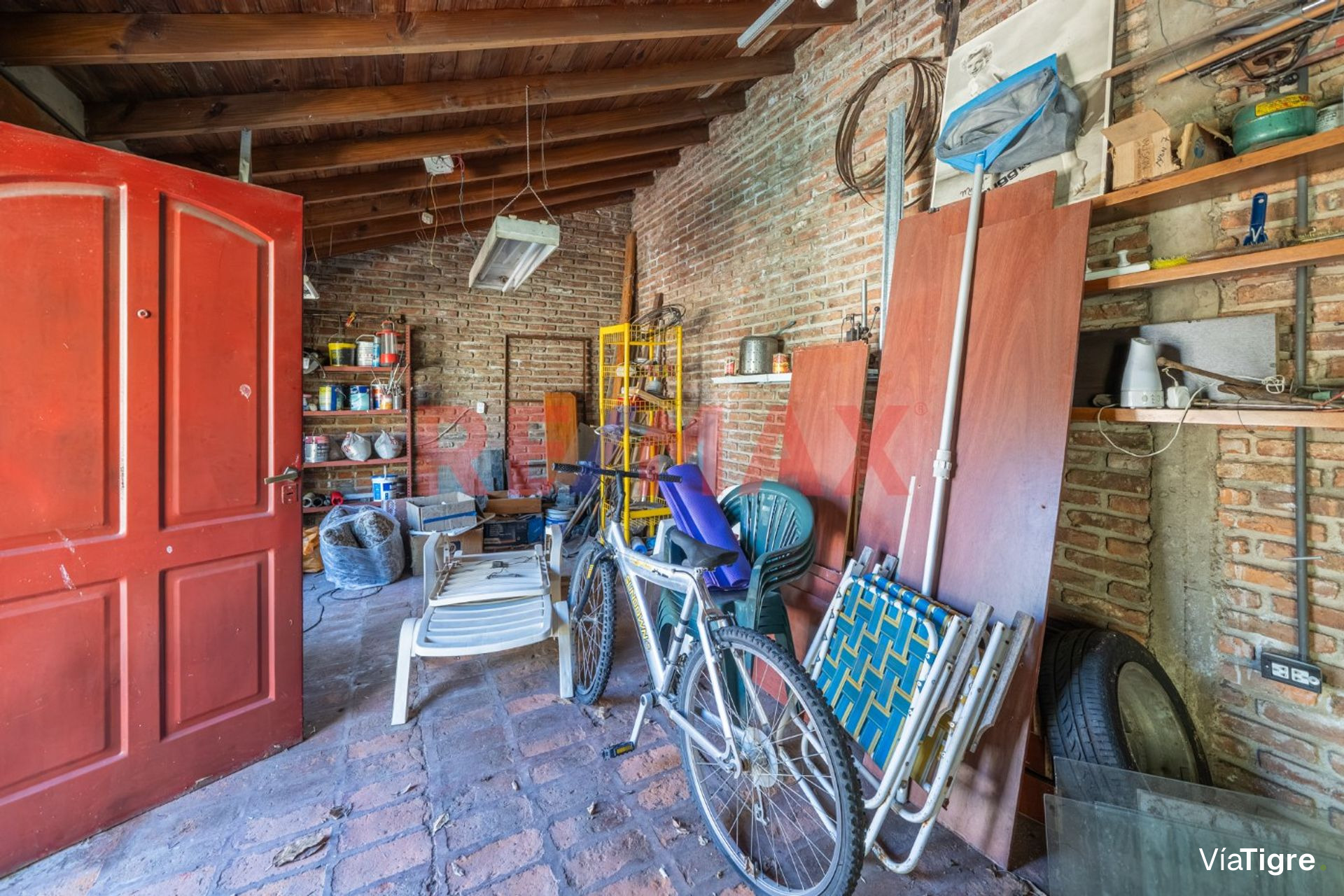 VENTA CASA 6 AMB C/QUINCHO y PILETA -Villa Adelina
