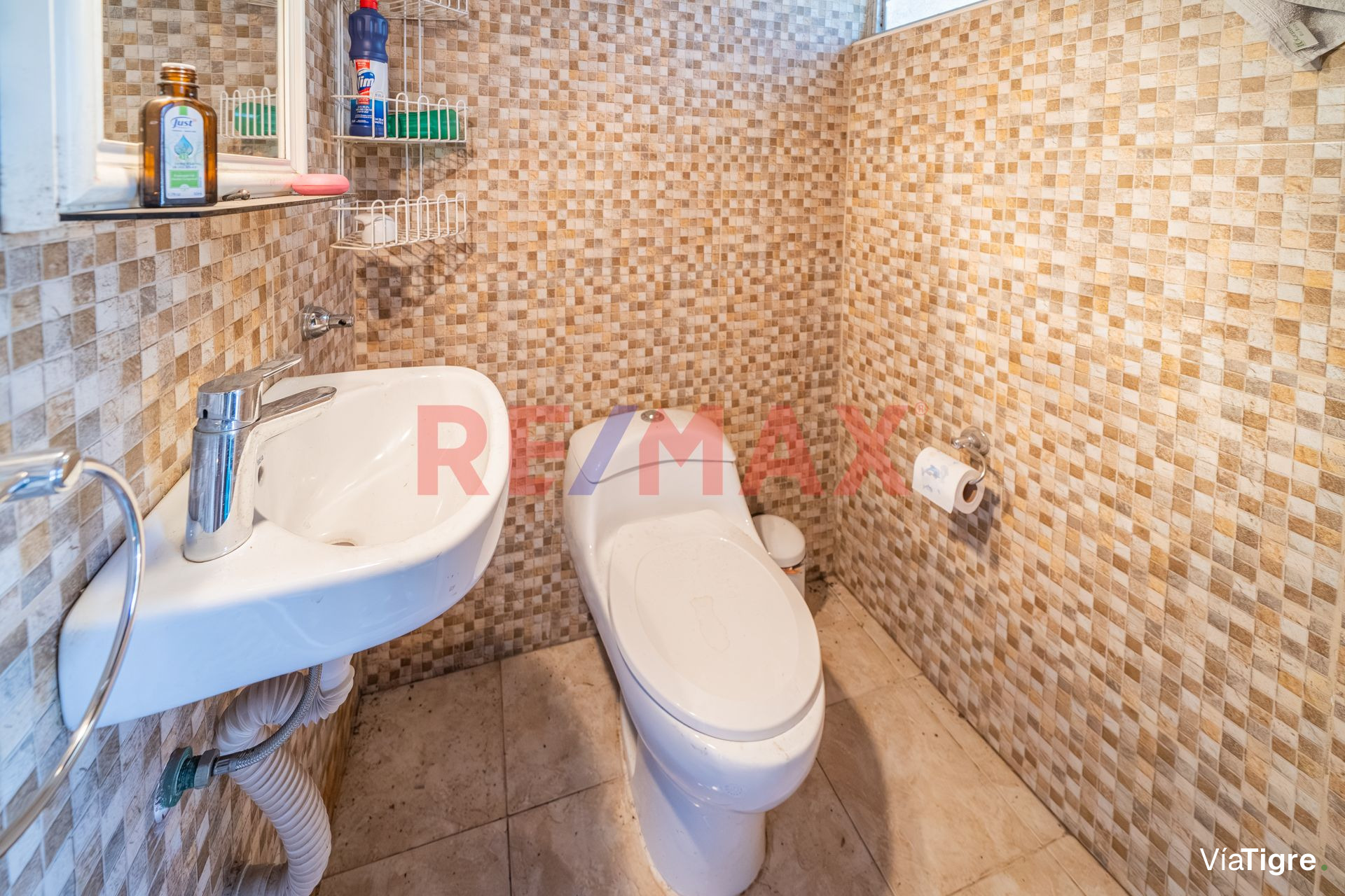 VENTA CASA 6 AMB C/QUINCHO y PILETA -Villa Adelina