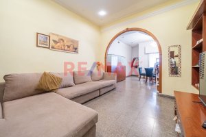 House for Sale 6 Rooms with Courtyard and Pool – Villa Adelina