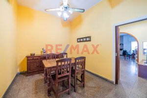 House for Sale 6 Rooms with Courtyard and Pool – Villa Adelina