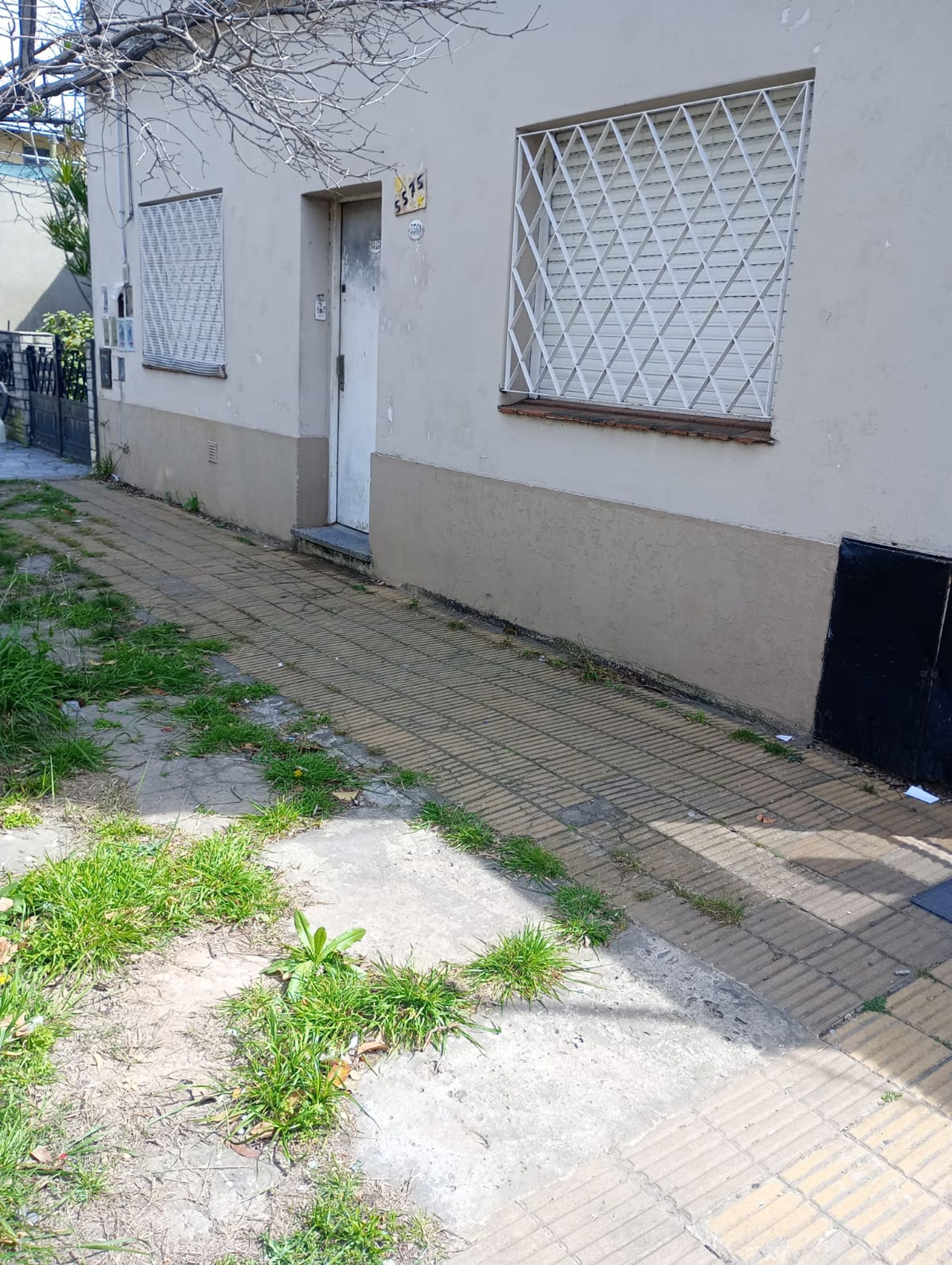 PH 3 amb P B. en venta en Carapachay a refaccionar