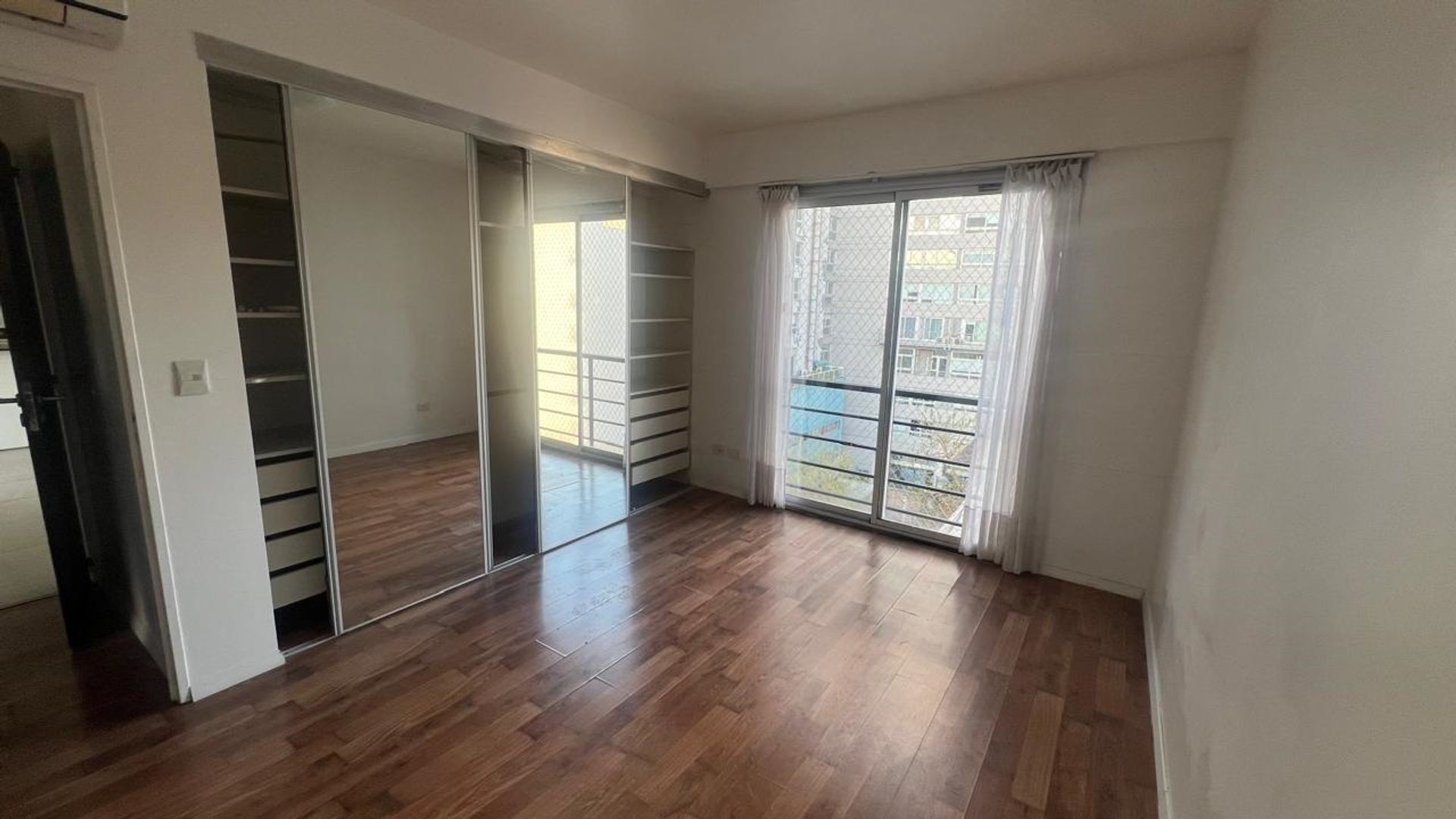 ALQUILER DPTO 3 Ambientes(Piso) OLIVOS Excelente
