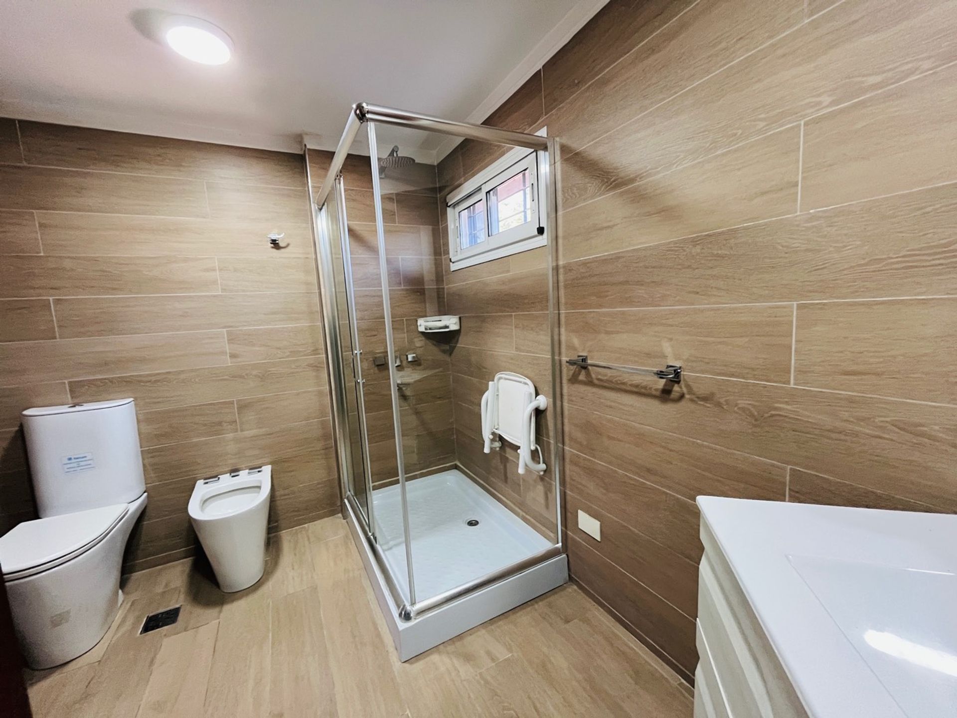 Chalet En Venta 4 Dormitorios Parque Y Pileta