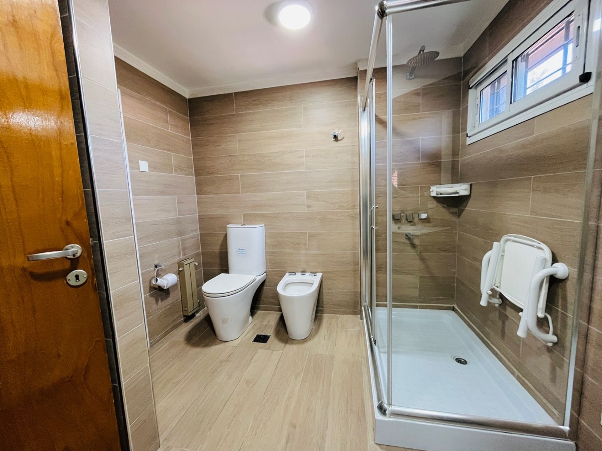 Chalet En Venta 4 Dormitorios Parque Y Pileta