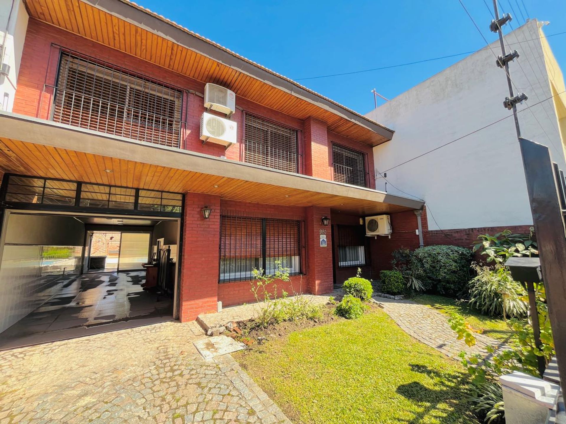 Chalet En Venta 4 Dormitorios Parque Y Pileta